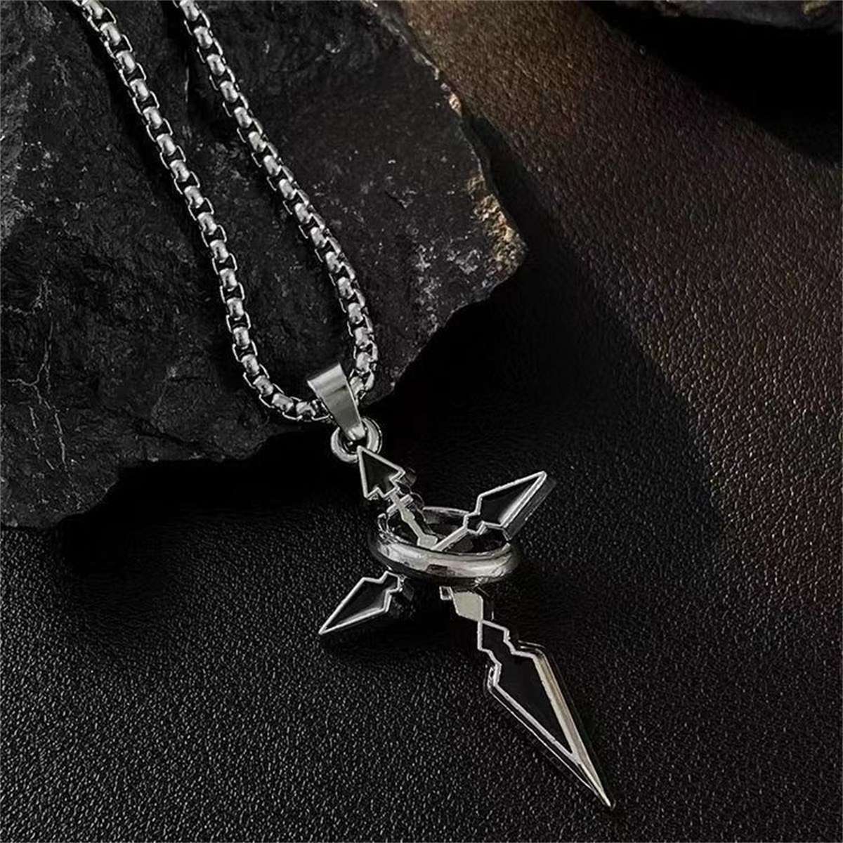 Cross pendant necklace for men – trendy brand, versatile chain accessory, perfect for stylish guys’ hoodies
