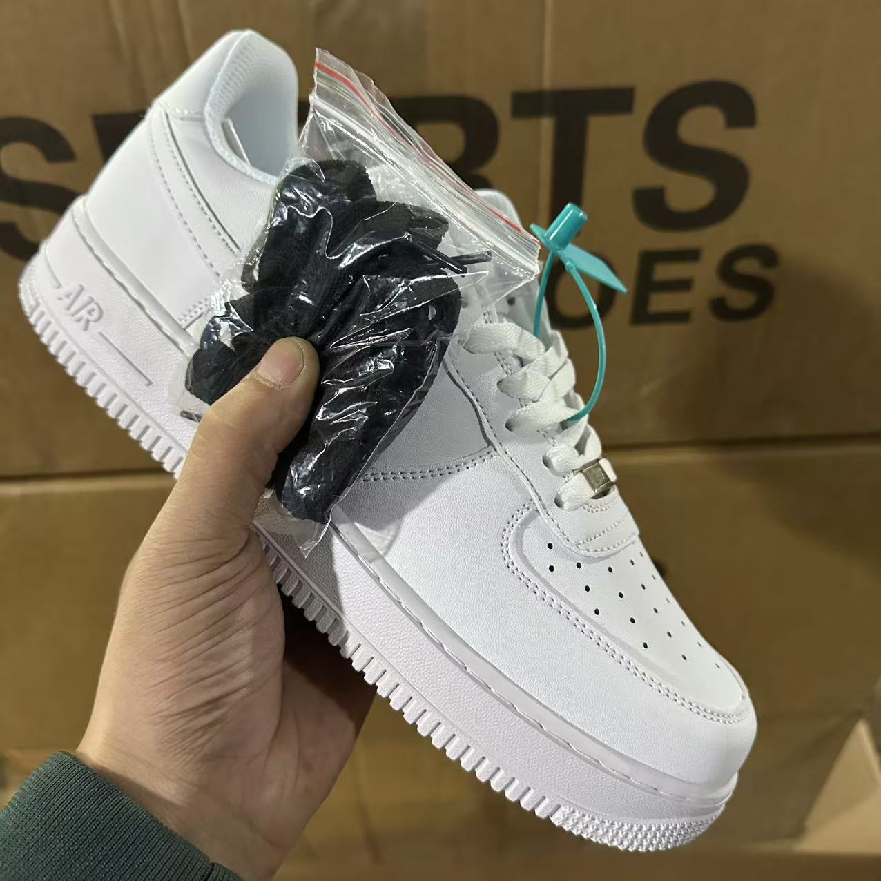Af1 no. 1 all-white low-top student basketball shoes – versatile, trendy, athletic, casual sneakers – white sneakers