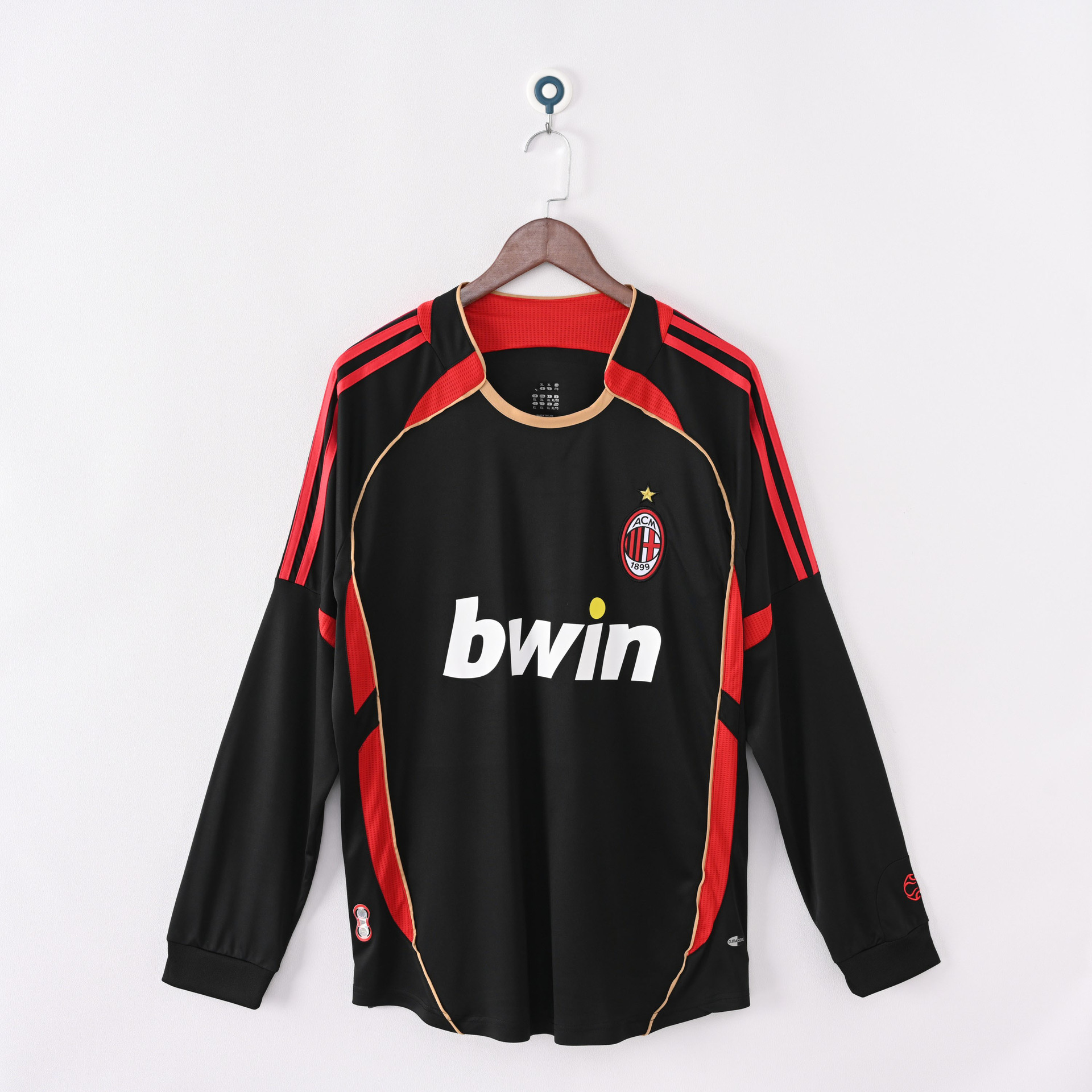 Long-sleeve soccer jerseys: brazil, argentina, barcelona, inter milan, arsenal, ac milan, benfica football kits