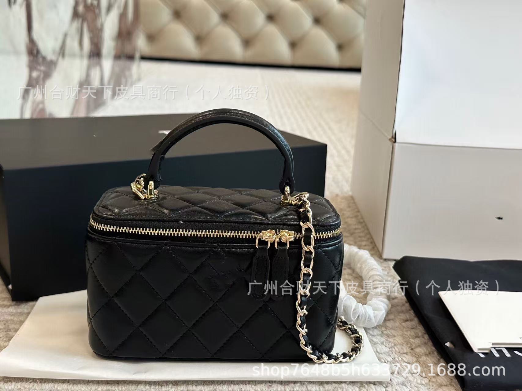 2025 new wind box bag gold ball crossbody diamond quilted chain bag genuine leather mini square bag women’s high-end