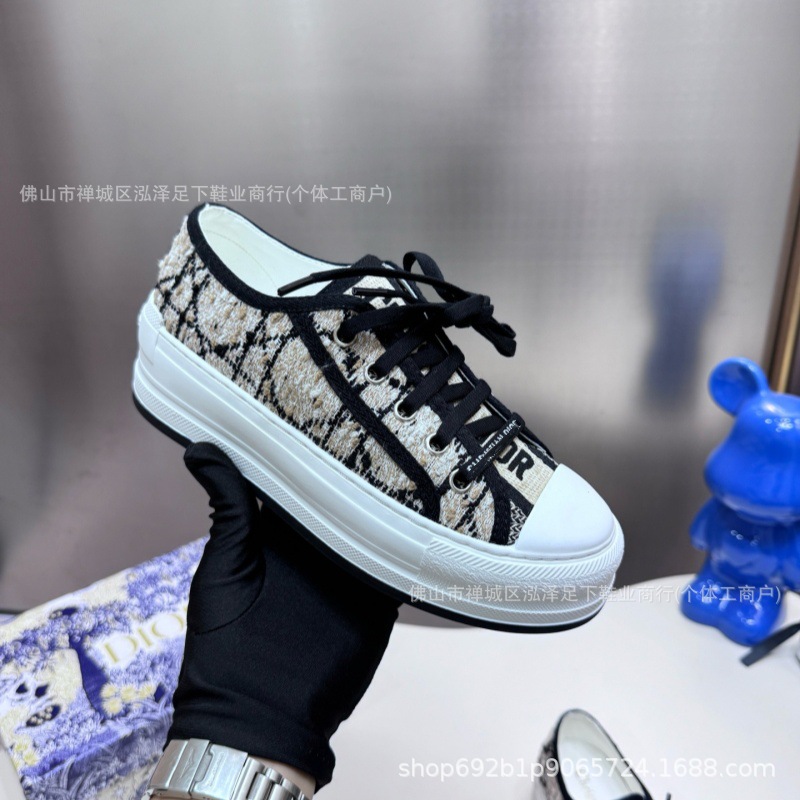2026 new d-brand european and american monogram embroidered letter canvas sneakers, chunky sole white shoes, versatile casual skate shoes for women