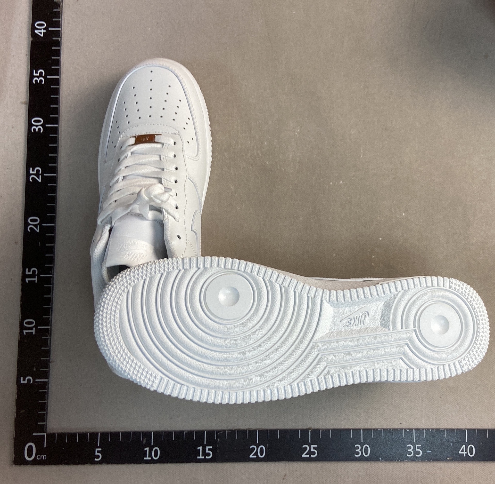 Authentic air force 1 white sneakers – nike official white shoes – men’s and women’s af1 ’07 low casual skate shoes 4