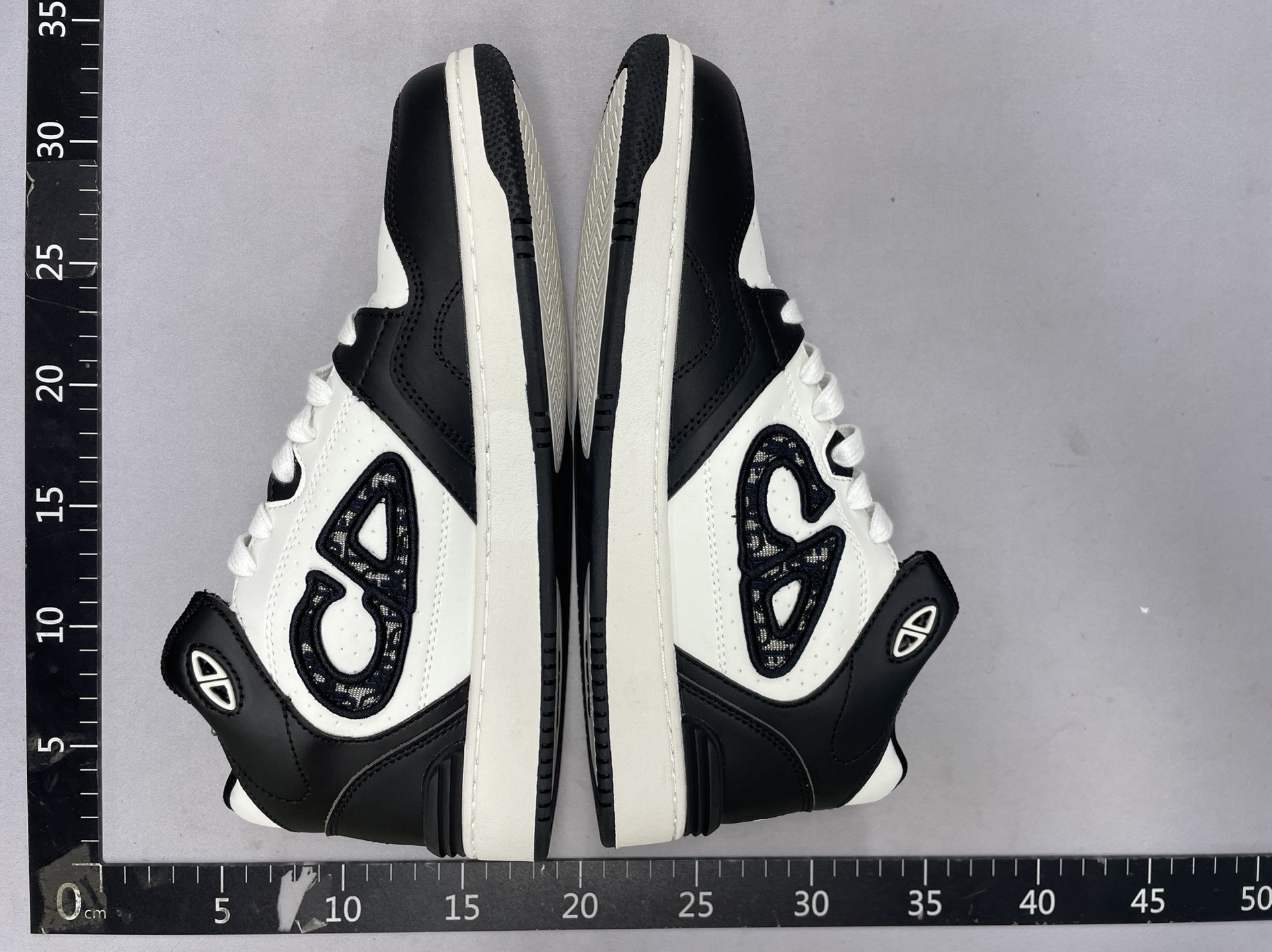 Export b57 letter cd sports casual shoes men’s and women’s couple elegant genuine leather sneakers tie back panda shoes 4