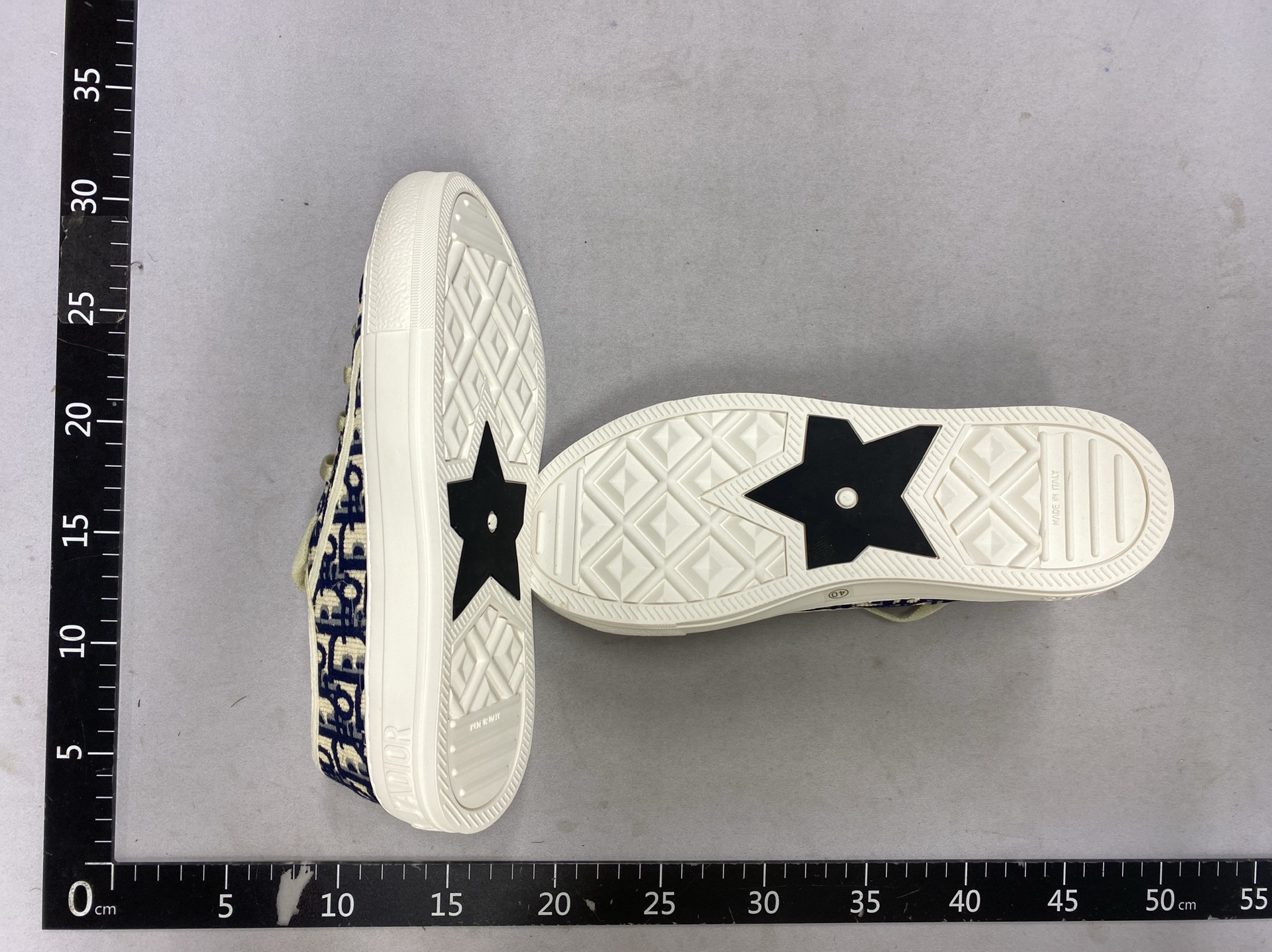 D’s retro vintage embroidered canvas shoes, 2026 new fashion casual sneakers, versatile thick-soled white shoes for couples 3