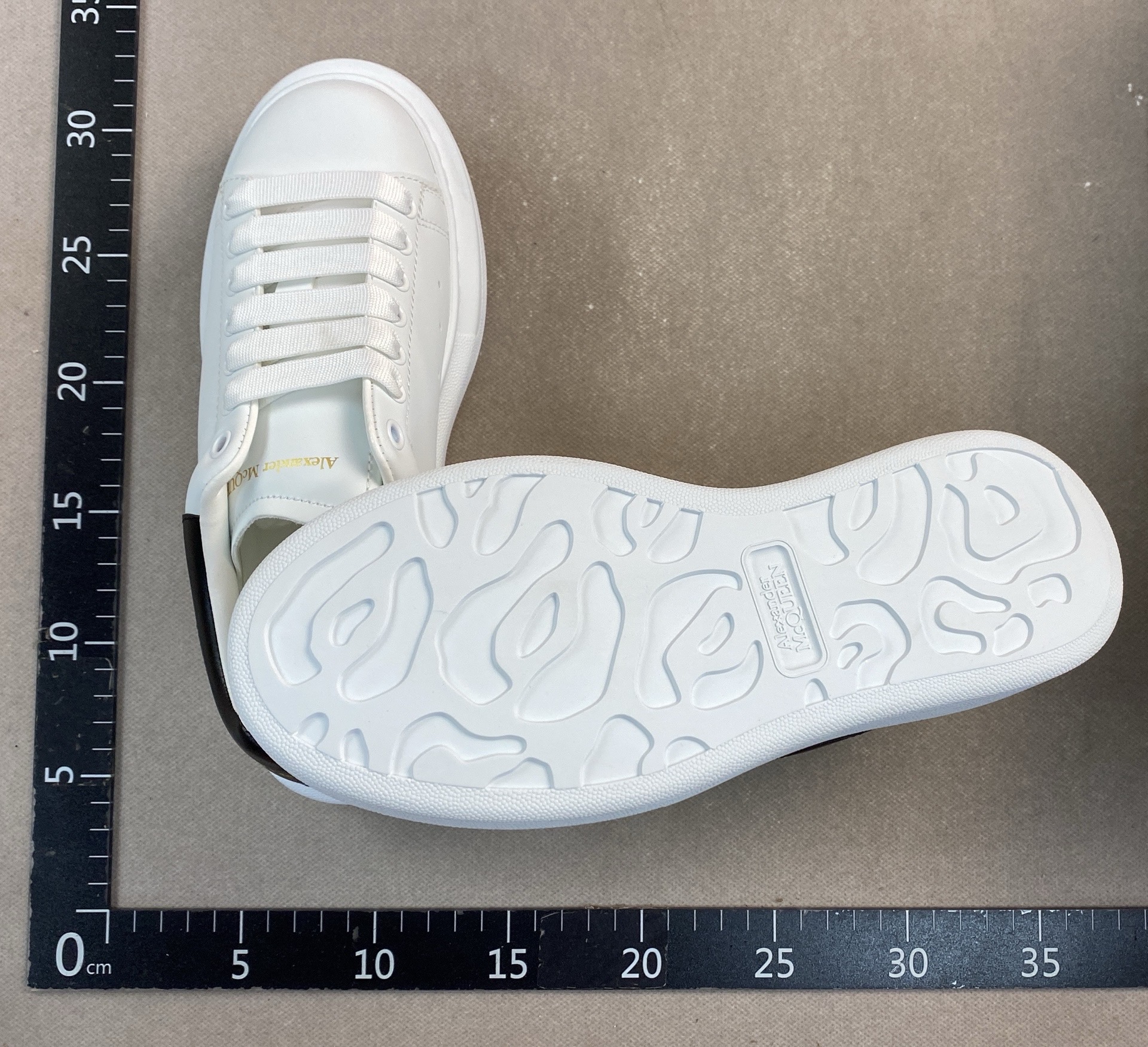 Thick white shoes 4