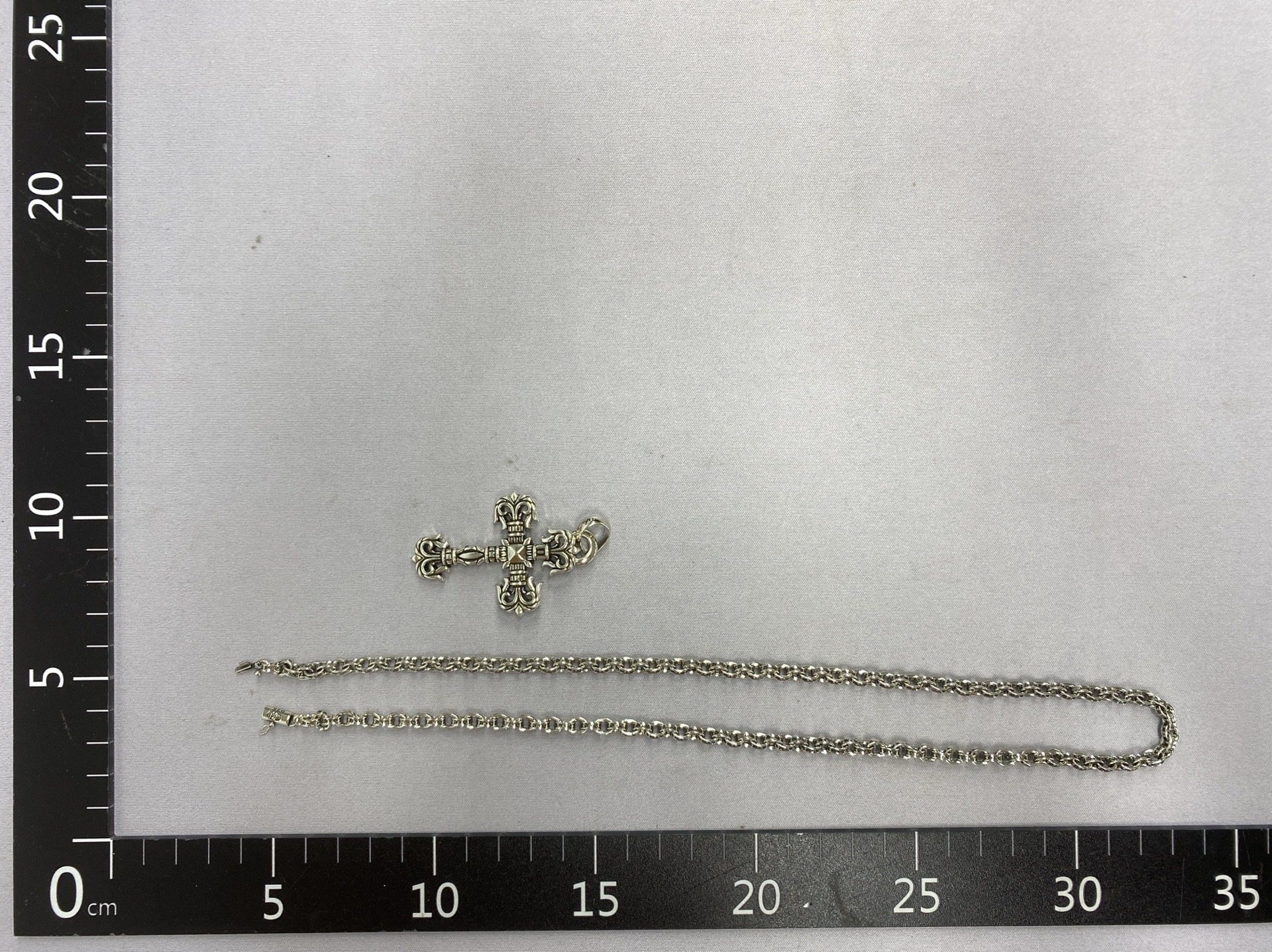 Ch luo xin retrocut out tag cross pendant necklace trendystylish men’s and women’s same style easiest for matchsweater chain 3