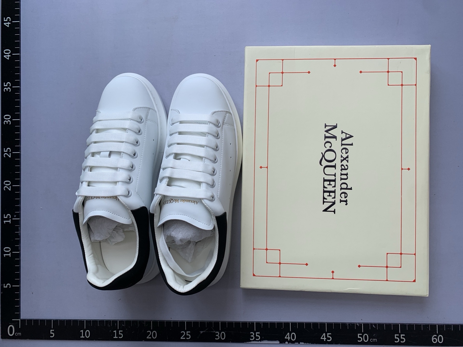 Lll10 high quality white shoeswhats+8618150441086 2