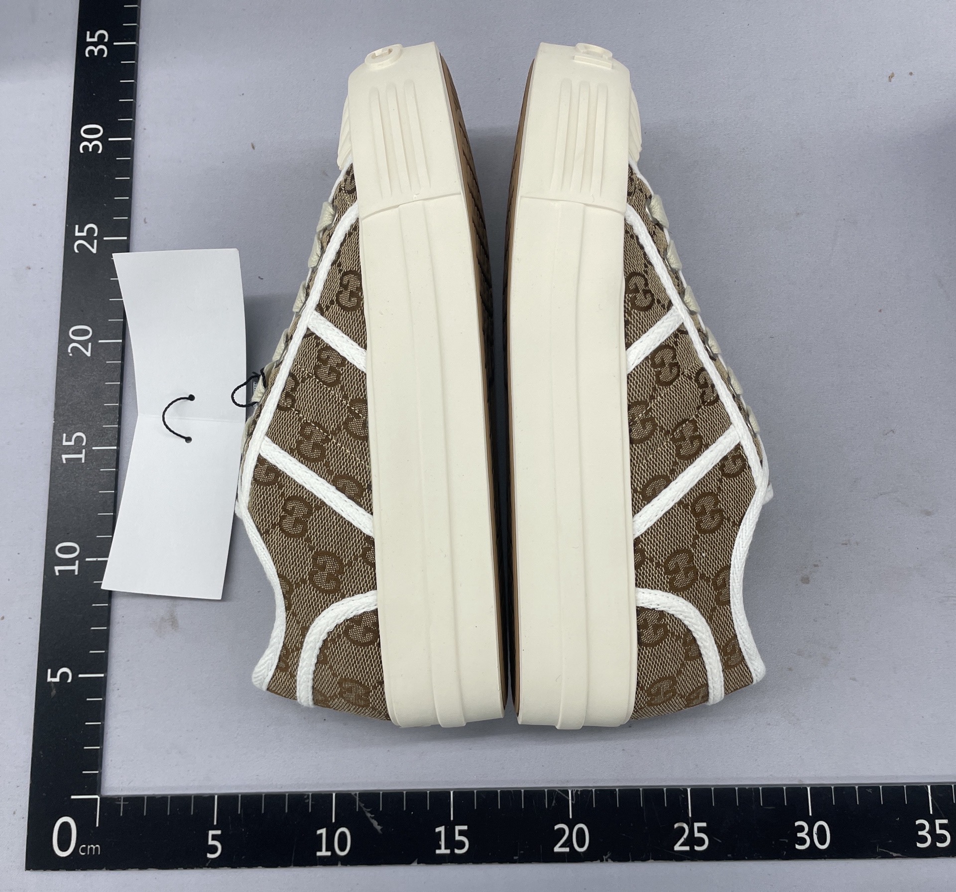 2025 high version new thick soleg popular sports shoes biscuit canvas casual shoes couple jacquard cloth white shoes 3
