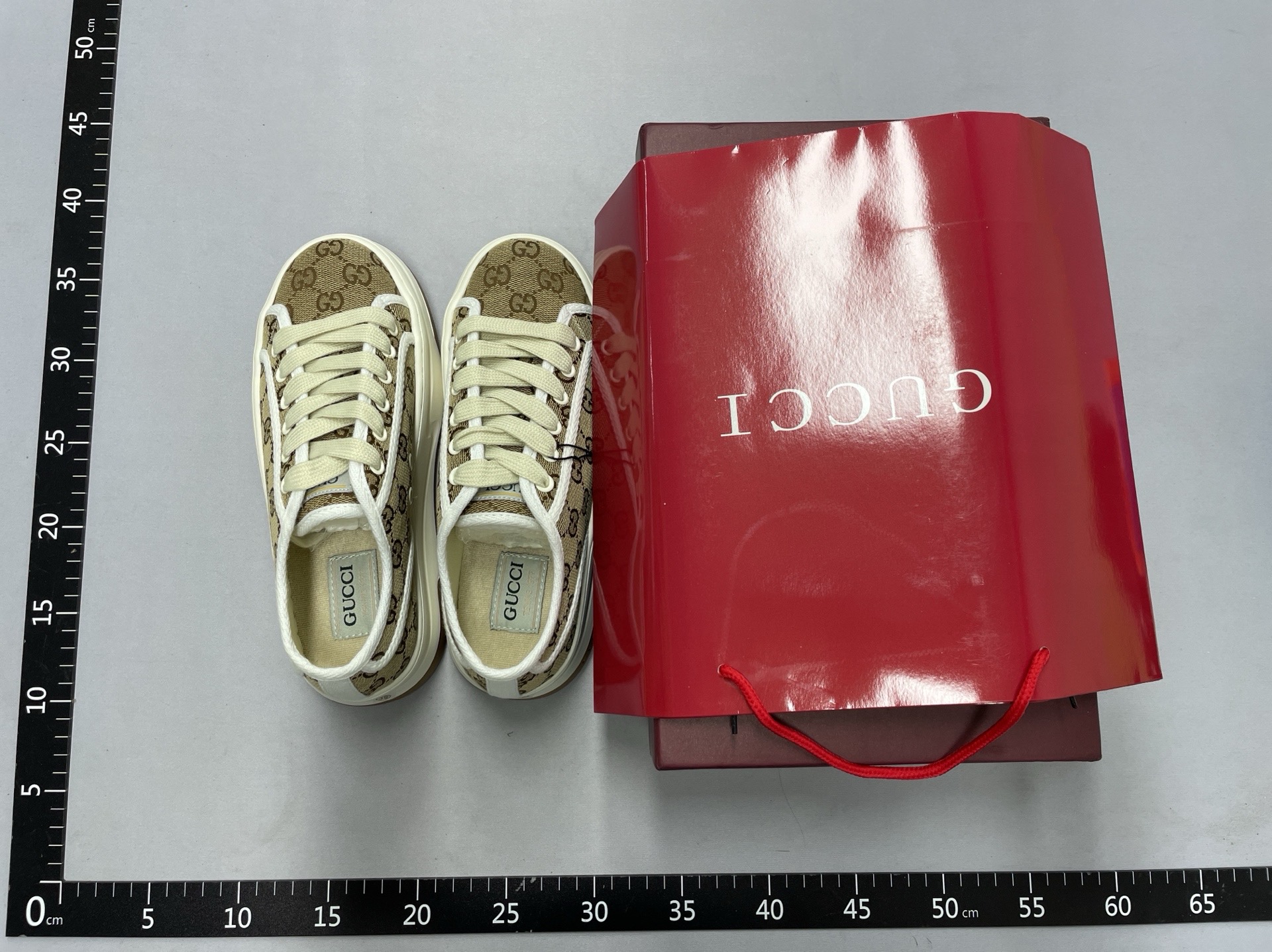 High-end 1977 platform sneakers with rhinestone embroidery for women, new retro chunky sole sneakers for 2025, height increasing couple’s style, plus size available 6