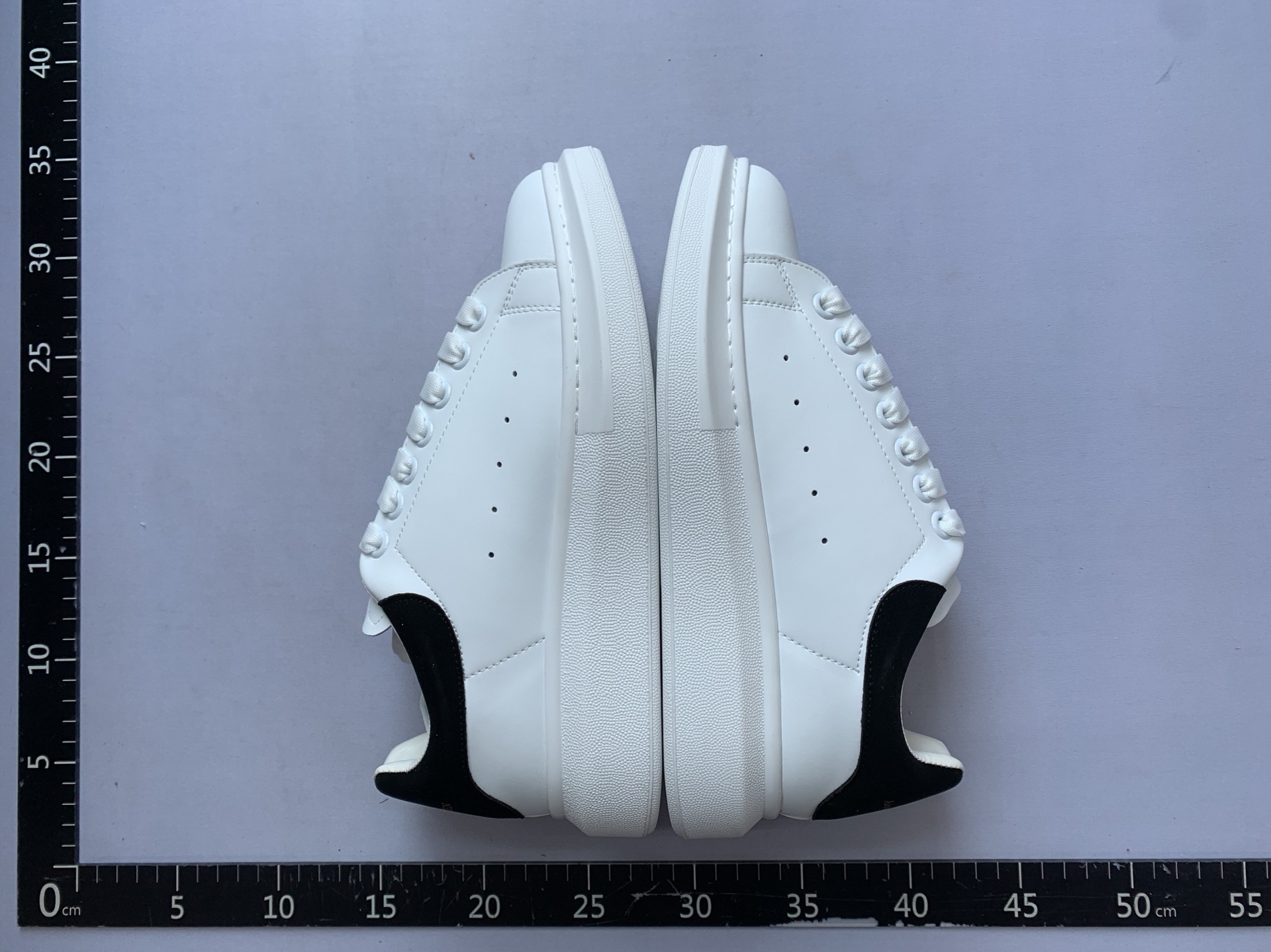 Lll10 high quality white shoeswhats+8618150441086 4