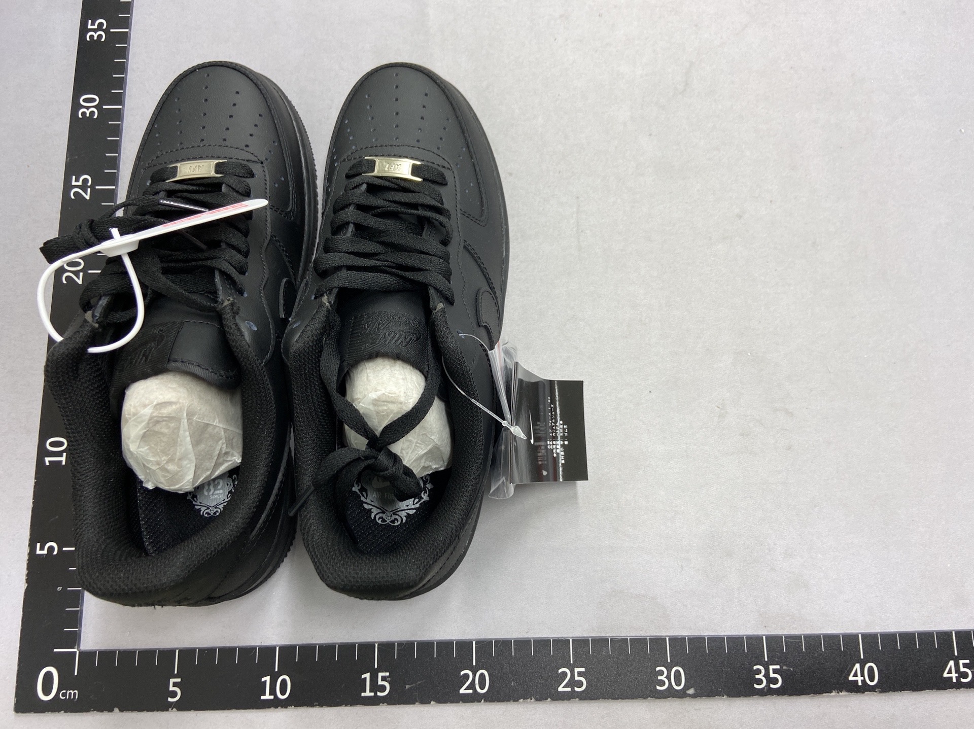 Un-1 classic sneakers and casual shoes for men and women (with original box og quality) 5
