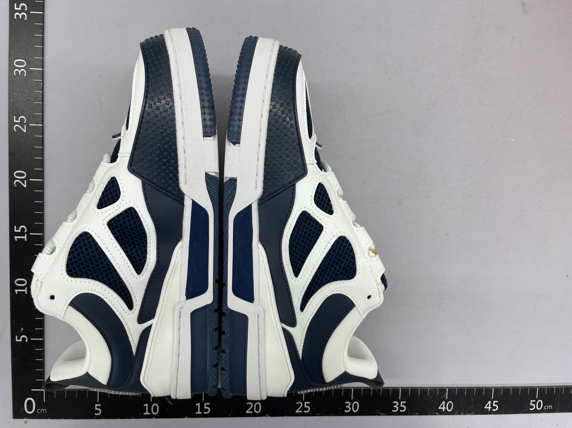 PC4 L series classic sneakers 5