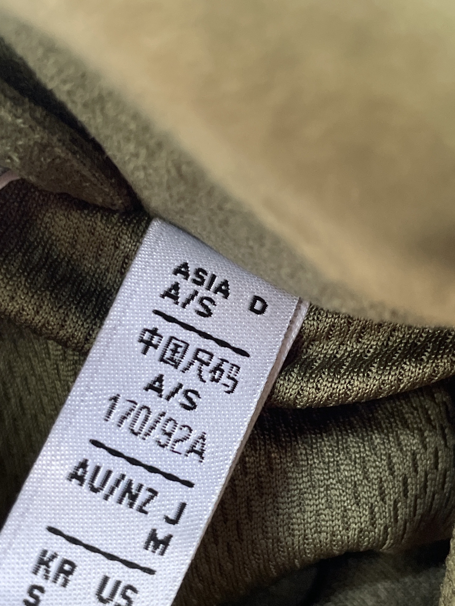 Left embroidered white three-leaf sleeves, three vertical buttons, nine-color jacket suit 77020131 2