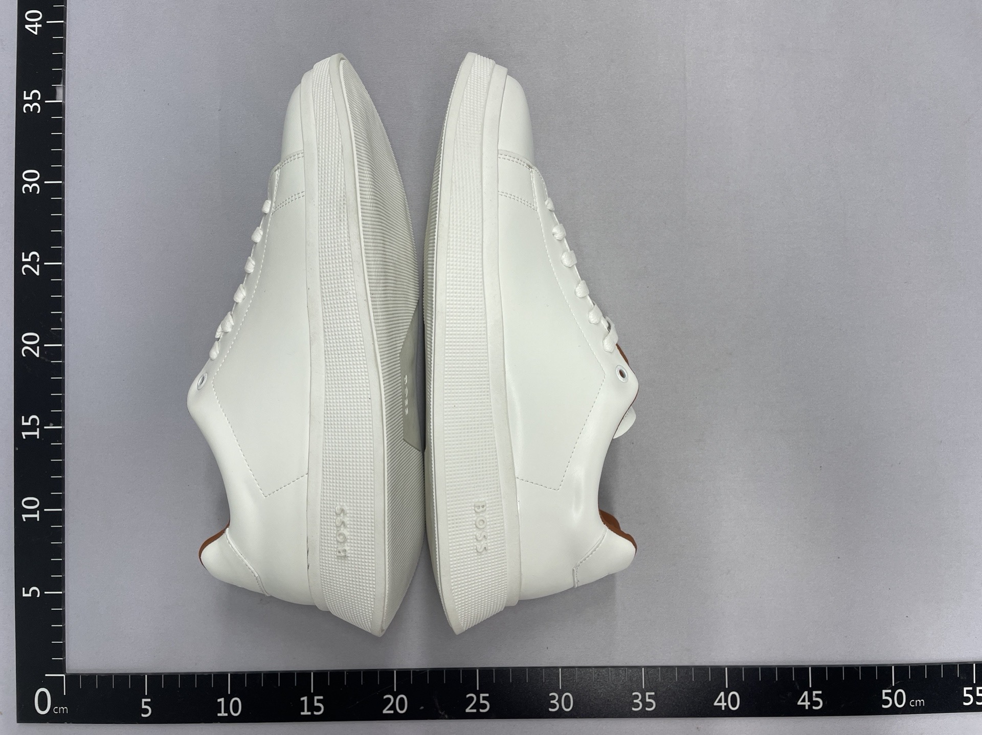 European station 2025 new men’s fashion brand genuine leather casual shoes, european goods high-end low-top shoes, niche light luxury men’s skate shoes 4