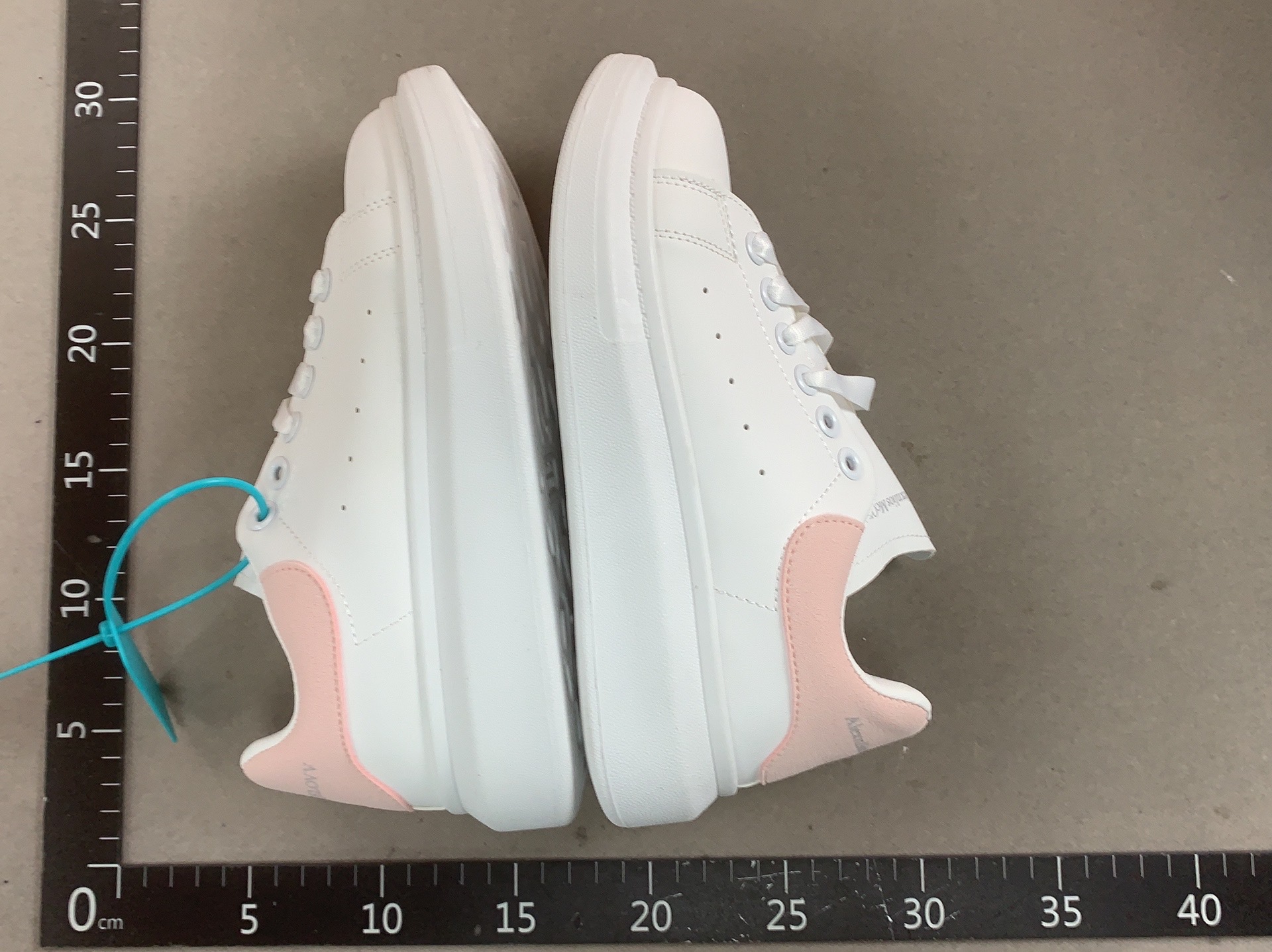 Soft bottom mcqueen white shoes fleece-lined high version pure original men’s and women’s casualcouple sneakers thick sole hidden heel shoes 3