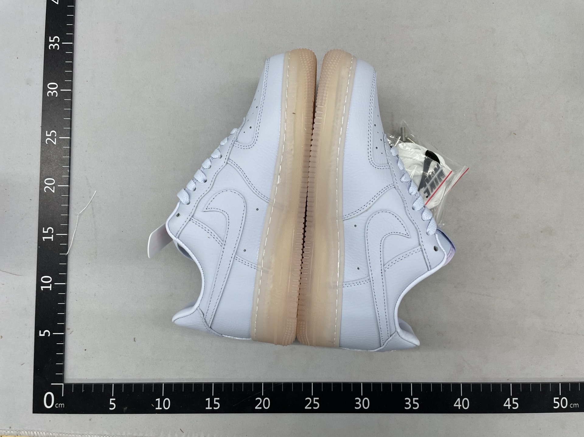 High-end version one sneakers, unisex flat casual white shoes, af skeleton athletic shoes, fashionable couple’s trendy sneakers 3