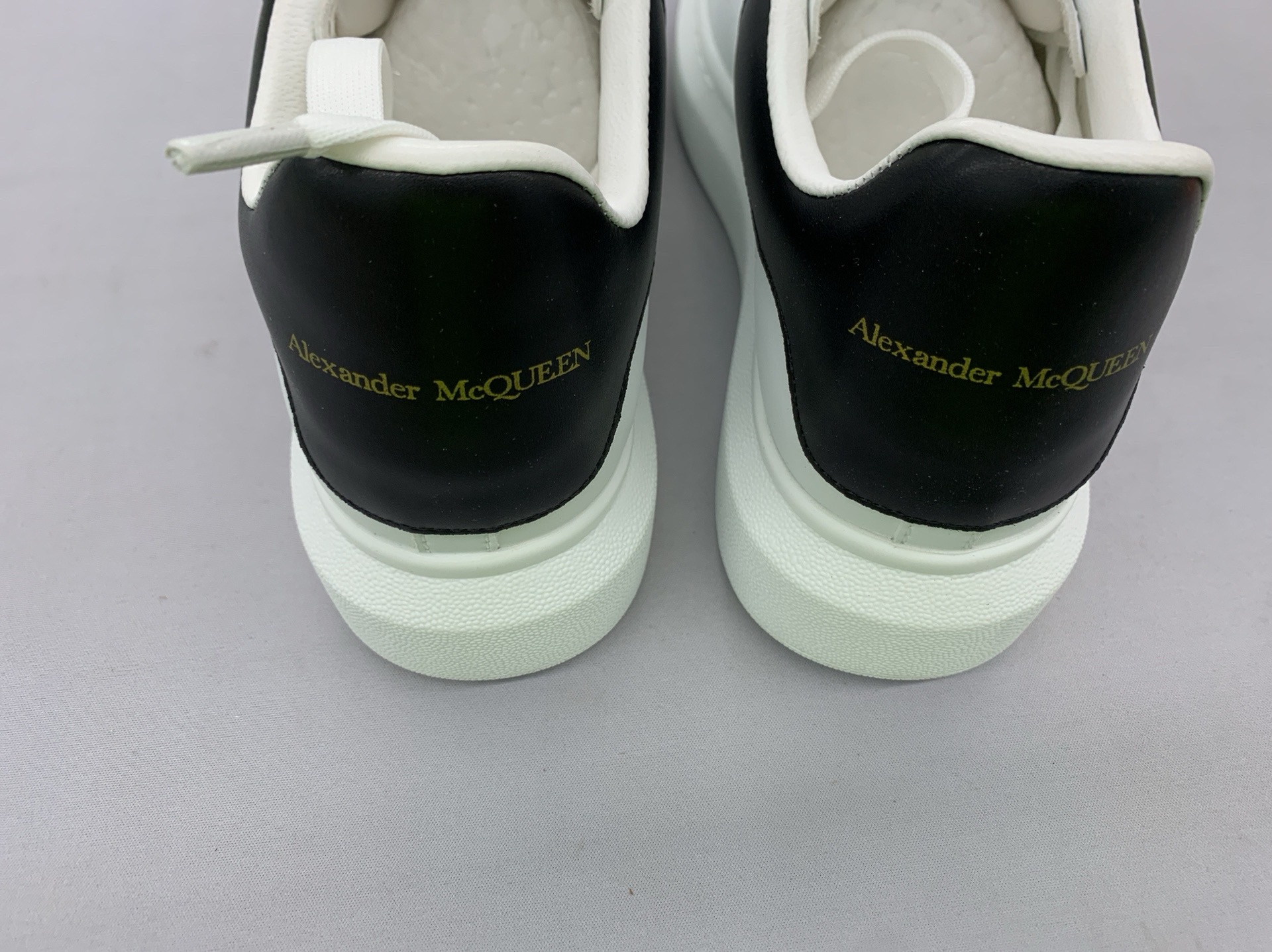 L20 high quality white shoes whatsapp+86 151 5039 9023 6
