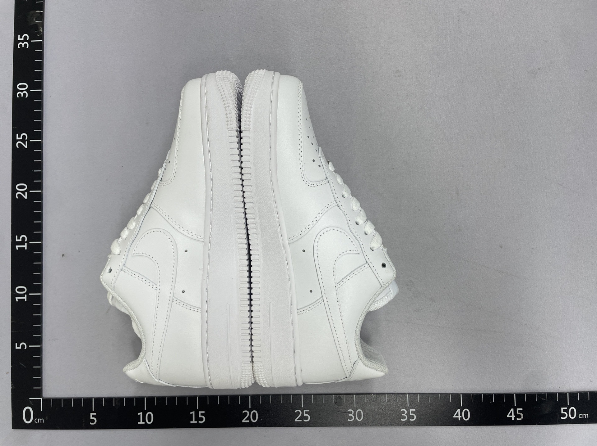 Pure white low-top wear-resistant white sneakers 4