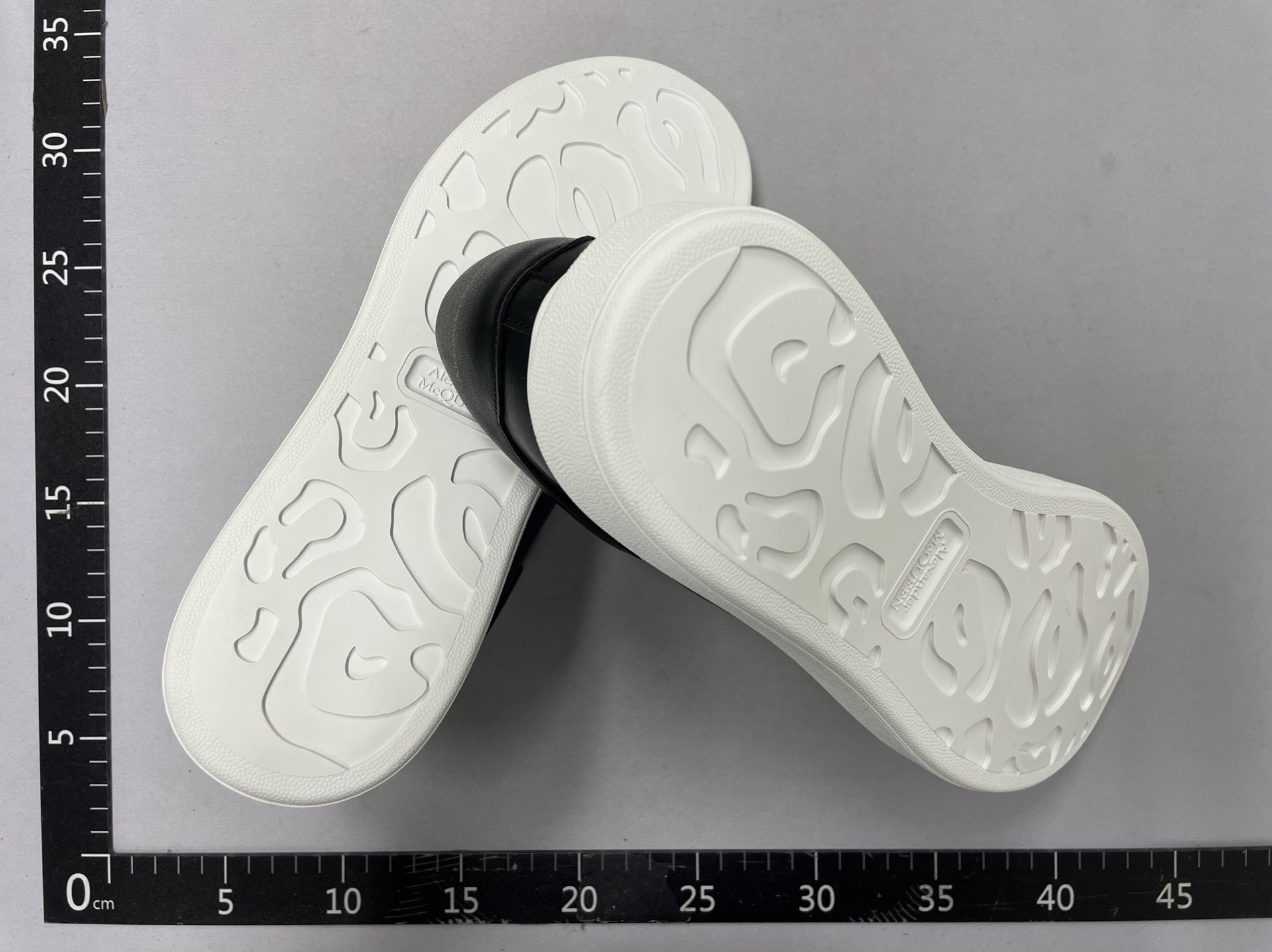 [js version] collection of white shoes 3