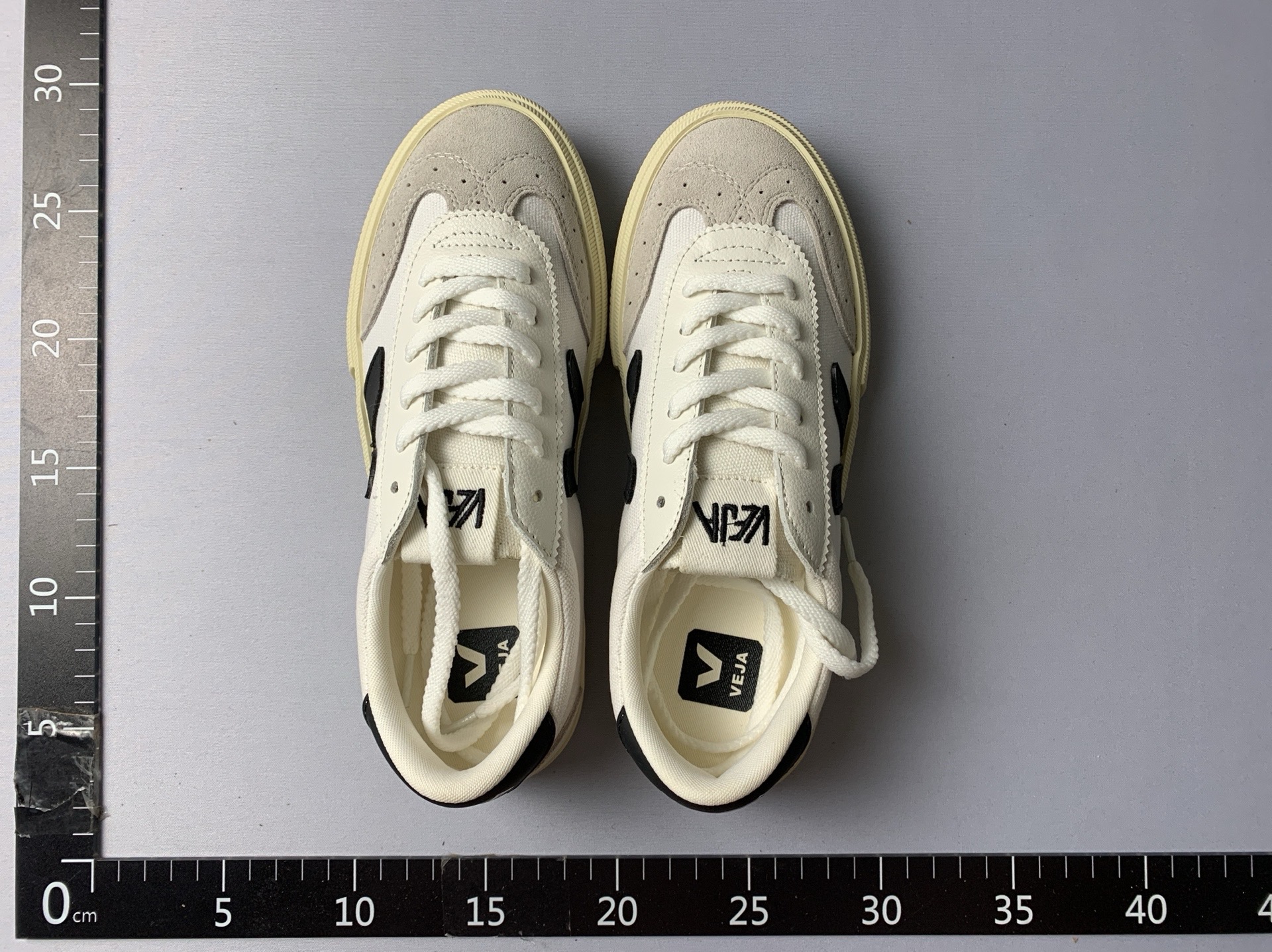 Spring/summer white sneakers – women’s casual flat shoes, unisex retro skate shoes, german army trainers series 3