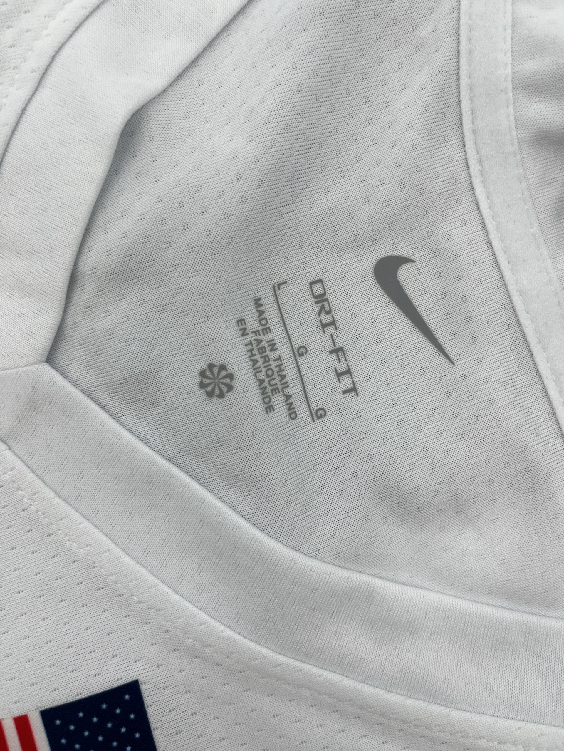 White 4 black and red stroke white jersey 1210053-303ft 4