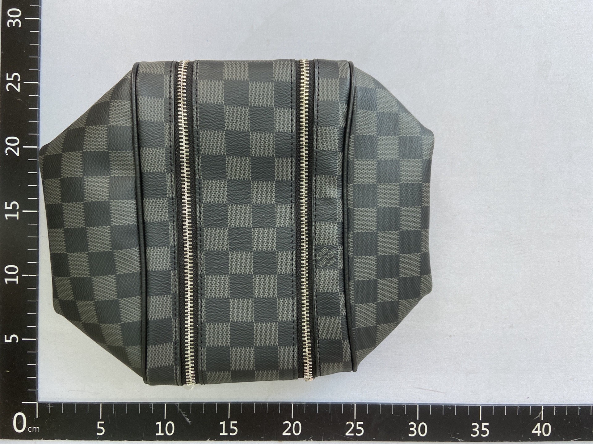 Women’s bags 2025 new collection: toiletry bags, cosmetic bags, crossbody bags, plaid leather bags, multifunctional shoulder bags, and trendy men’s crossbody bags 2