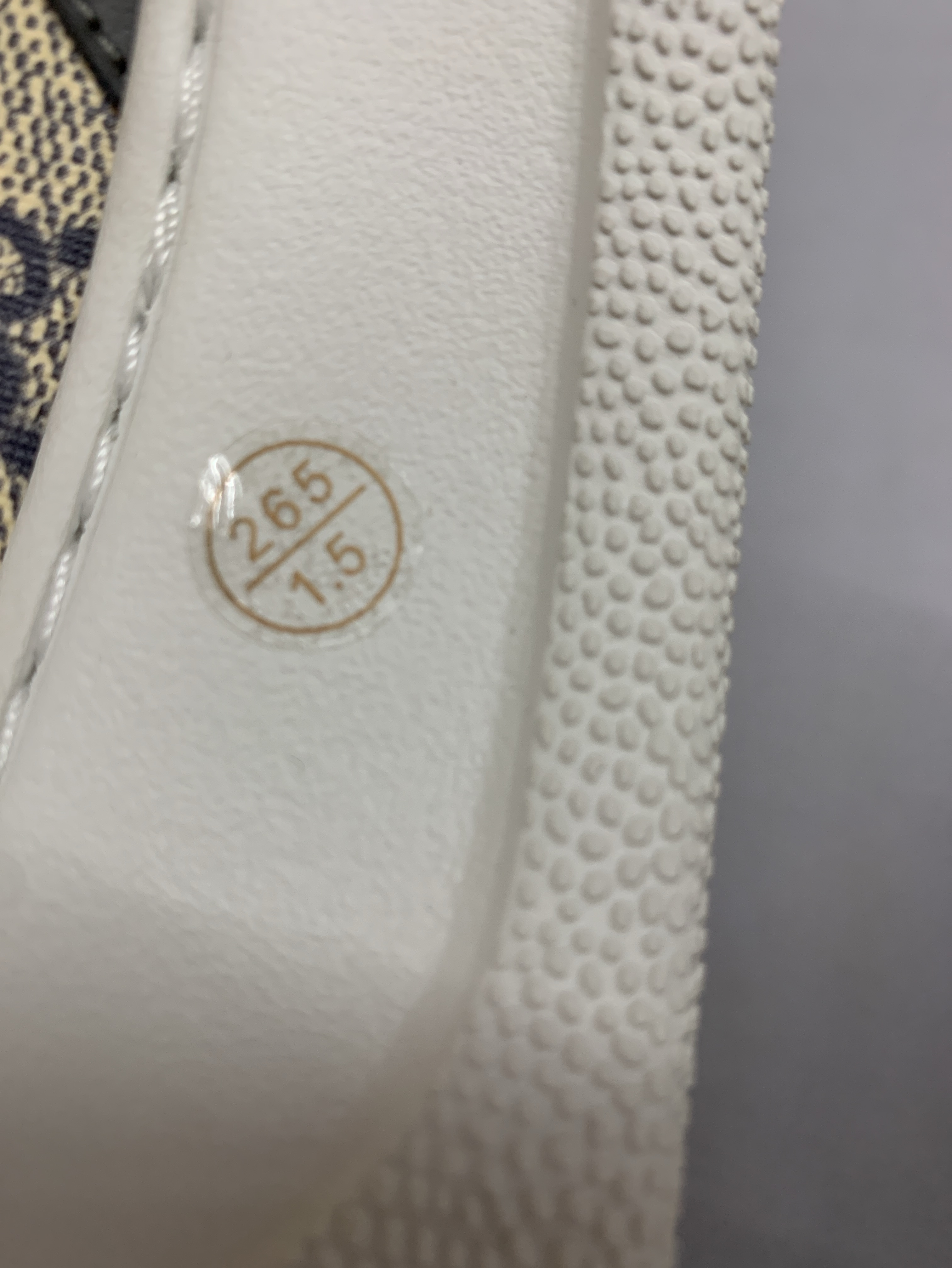 Dongguan original factory original single g family biscuit shoes genuine leather thick soleheight increasersports and casual shoes plaid breathable white shoes men 7