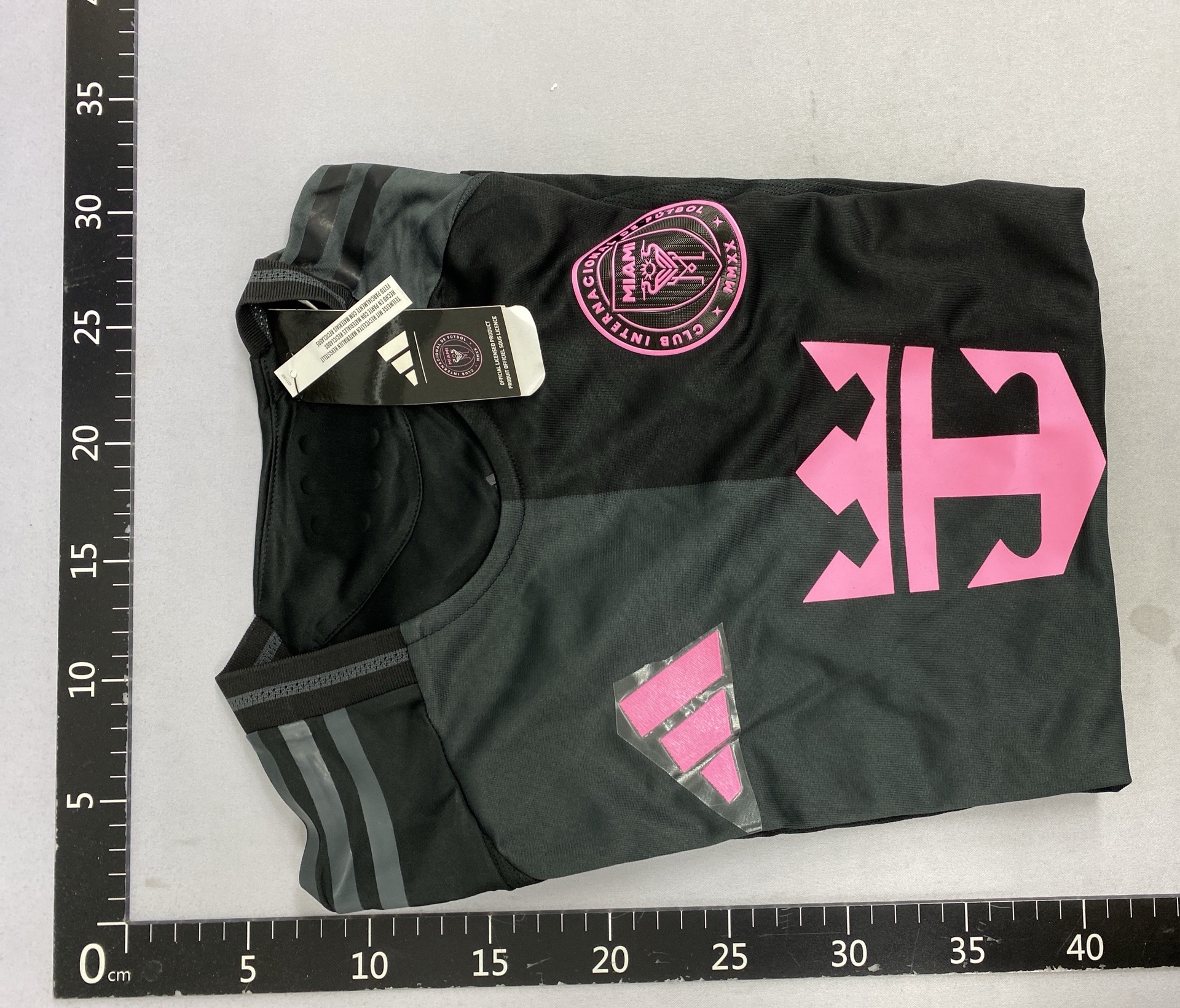 Left pink round right black jersey 1110302002 5
