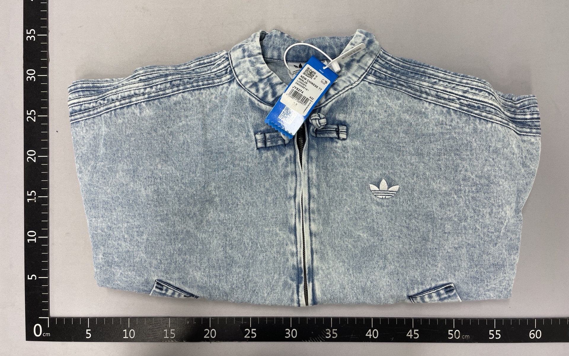 Left embroidered three ye two arms three sleeves cuffed two-color jacket 66042953 5