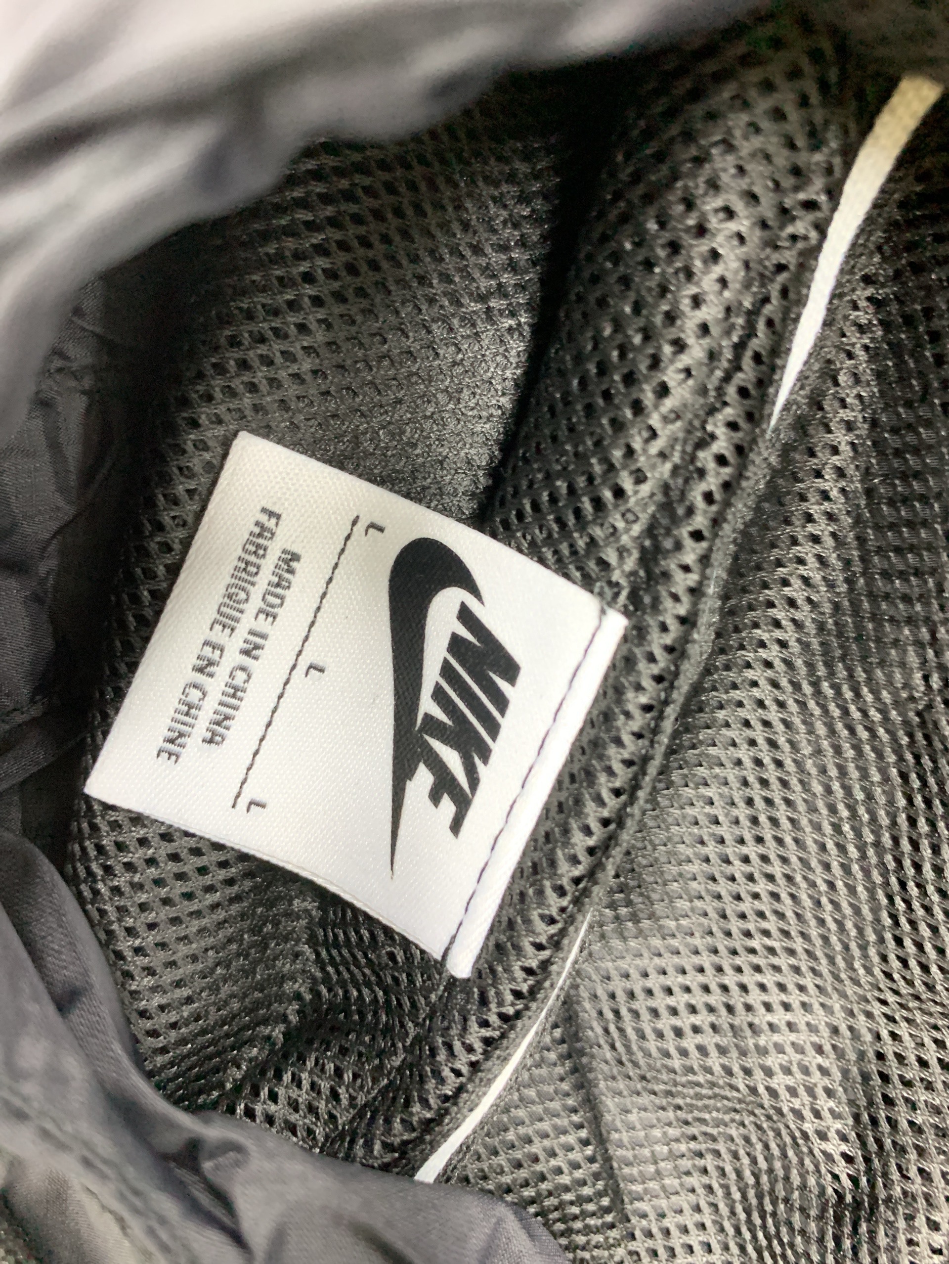 【monthly sales: 5,000】men’s lightweight spring/autumn oversized windbreaker jacket – sporty hooded casual style – wholesale 2
