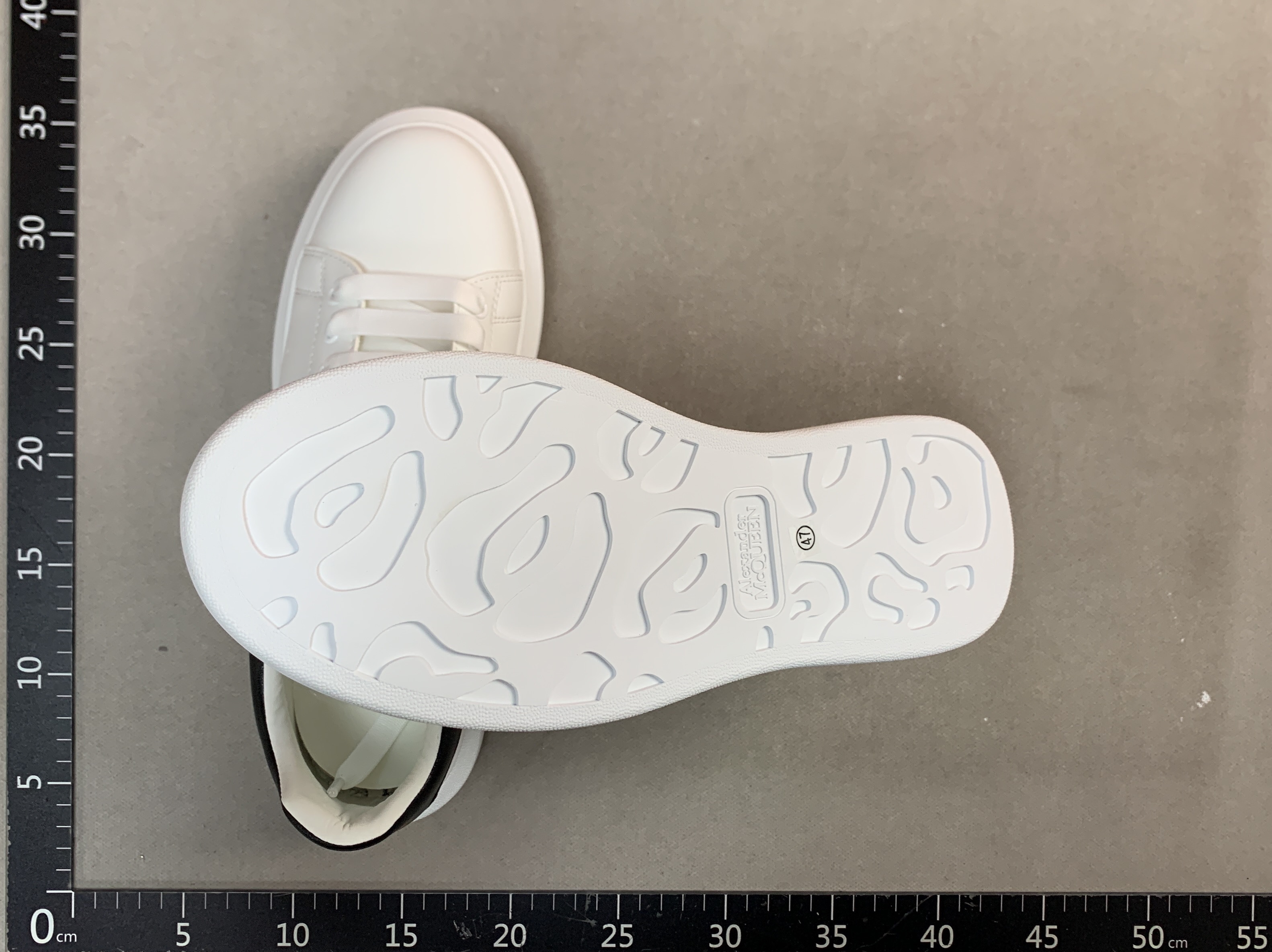 Cross-border foreign trade couple high version mcqueen white shoes platform shoesthick solehidden heeleasiest for matchcasual men’s and women’s sneakers trendy 3