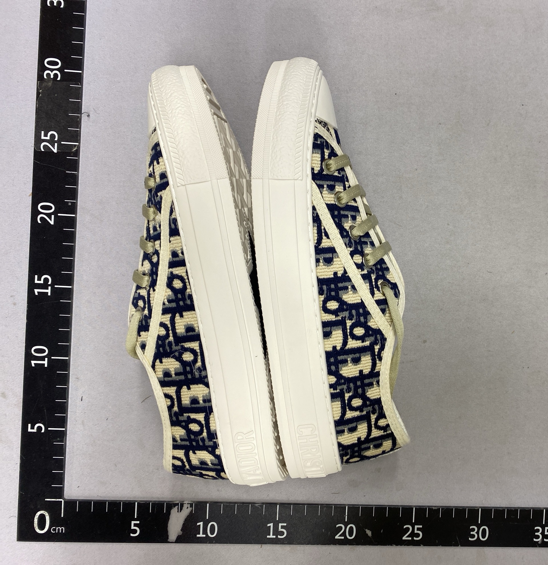 D’s retro vintage embroidered canvas shoes, 2026 new fashion casual sneakers, versatile thick-soled white shoes for couples 4