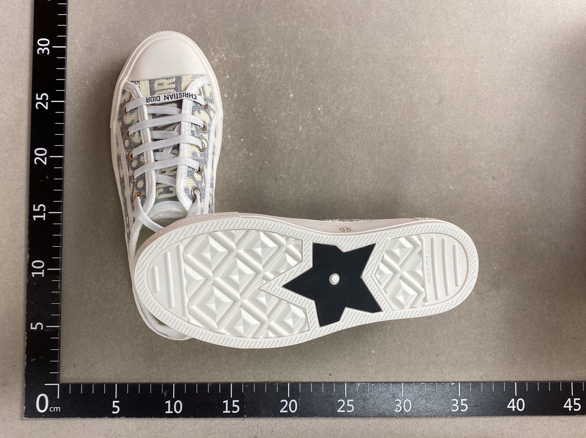 2024 retro monogram embroidered canvas sneakers – spring/autumn white shoes, chunky sole, hidden wedge, versatile low-top athletic shoes for women 4