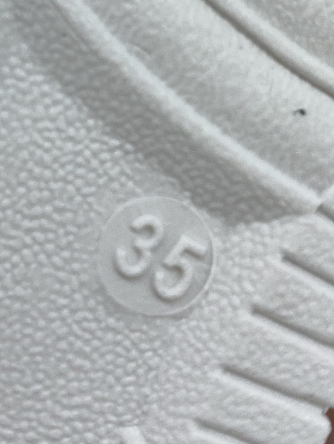 Gradient white sneakers for women, new 2026 spring/autumn collection, bestselling athletic shoes, breathable, versatile canvas shoes for students 7