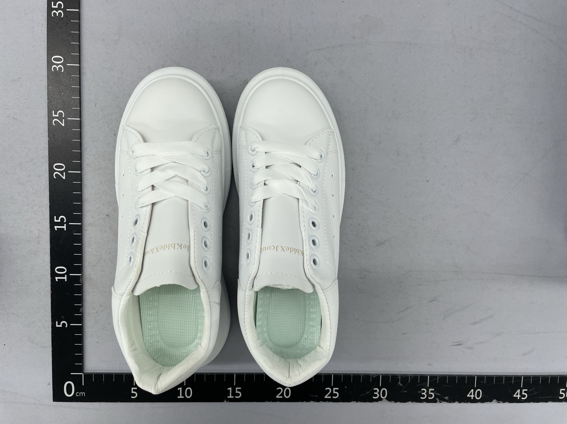 Couple white shoes men’s student shoes k-style trendyeasiest for match breathable shoes thick solecasual height increasing sneakers mcqueen women 6