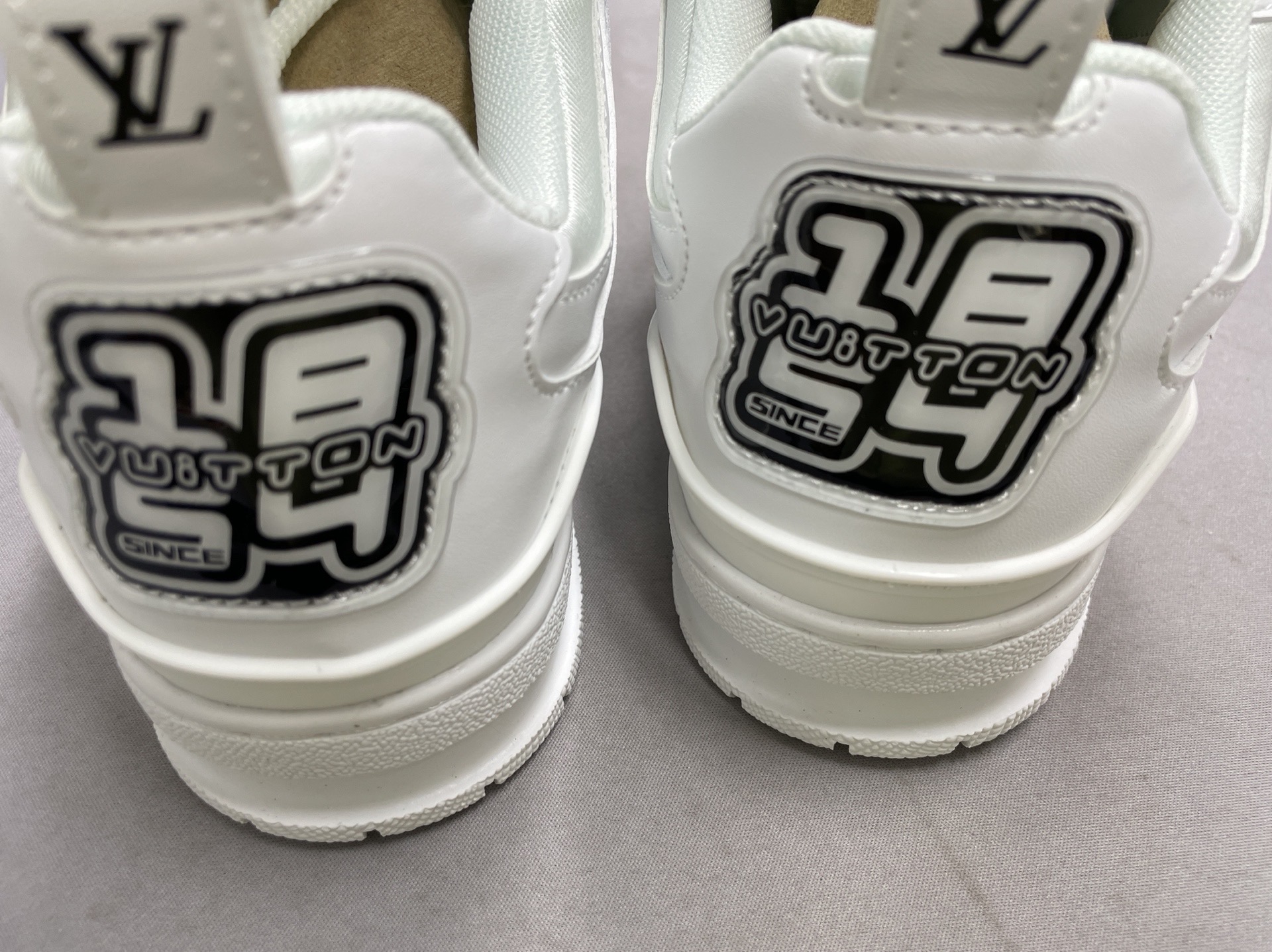 Little fat white shoes export bread shoes men’s and women’s height increasing dad shoes l sneakers european station cross-border sports shoes 3