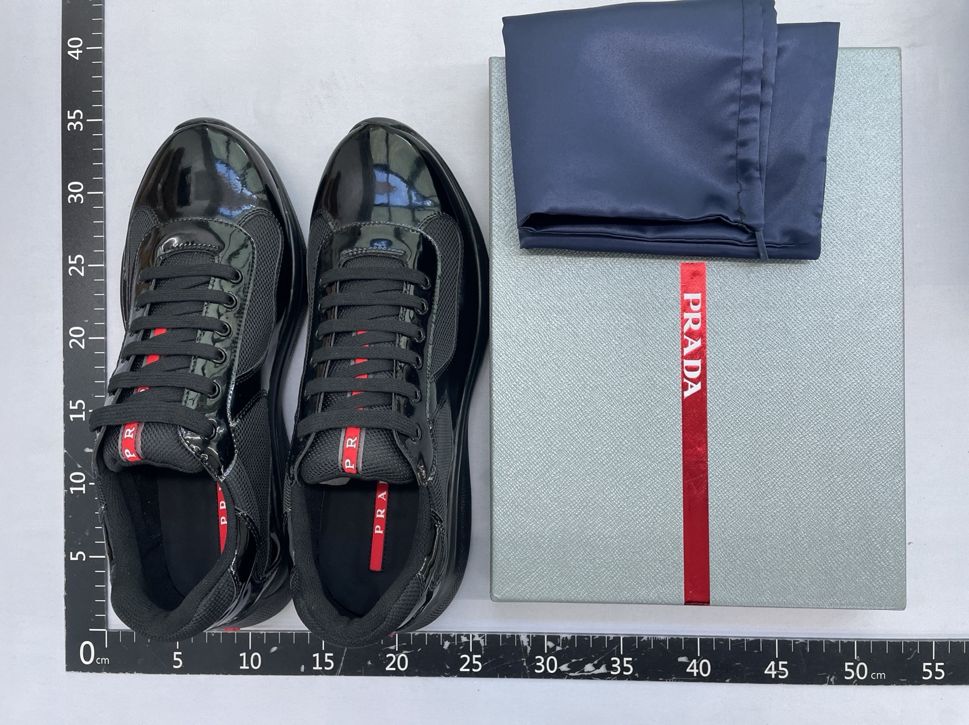 P’s in-stock black genuine leather men’s athletic casual shoes, new for 2025, high-end export fashion sneakers, plus size men’s shoes 8