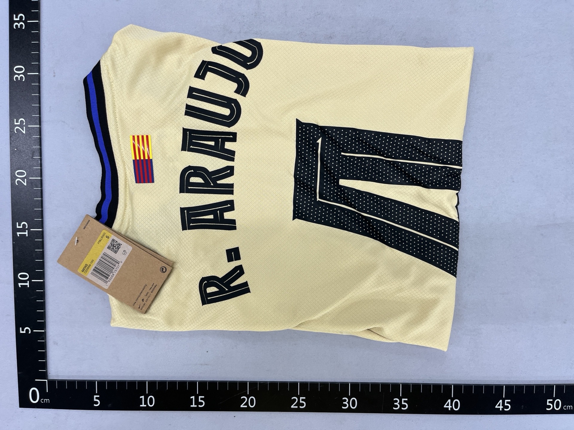 Wholesale 2526 season barcelona away football uniform no. 10 yamal levandovski fan printed number 5