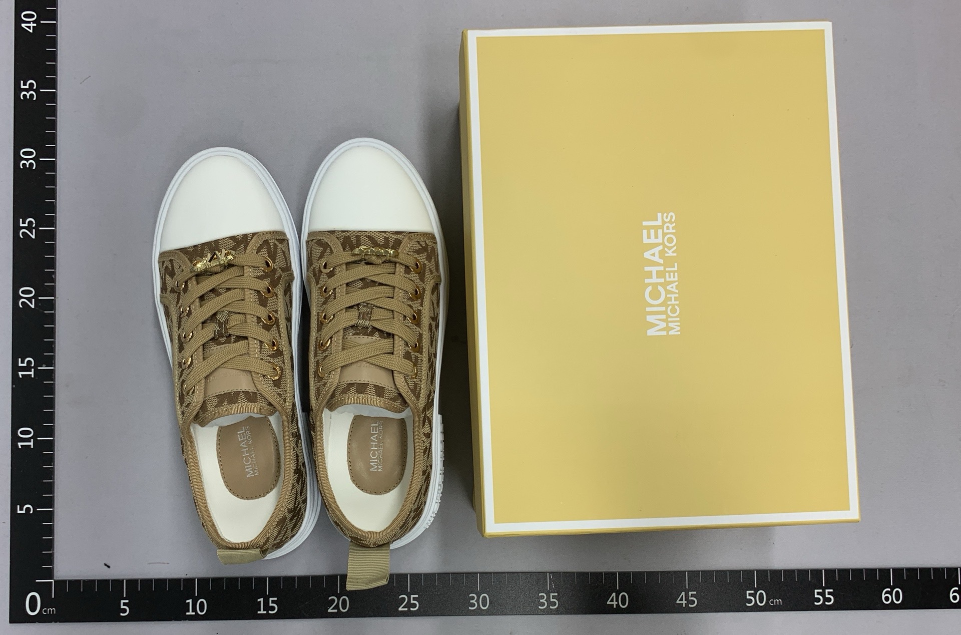 2024mk fashion new women’s white leather lace-up sneakers with metal buckle – trendy canvas shoes/running shoes 2