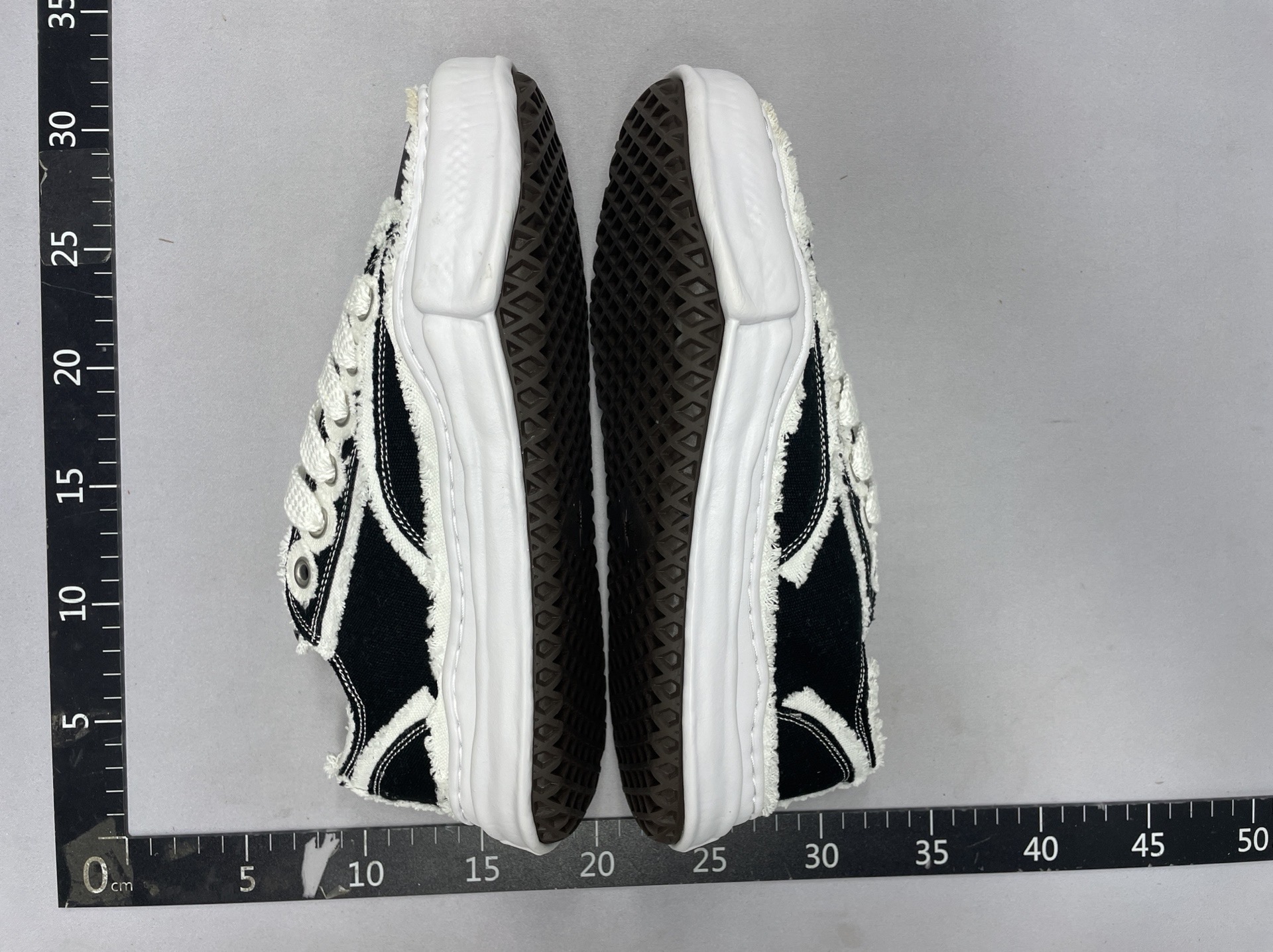 Hot8 classic japanese style black and white casual sneakers – ripped canvas shoes 3