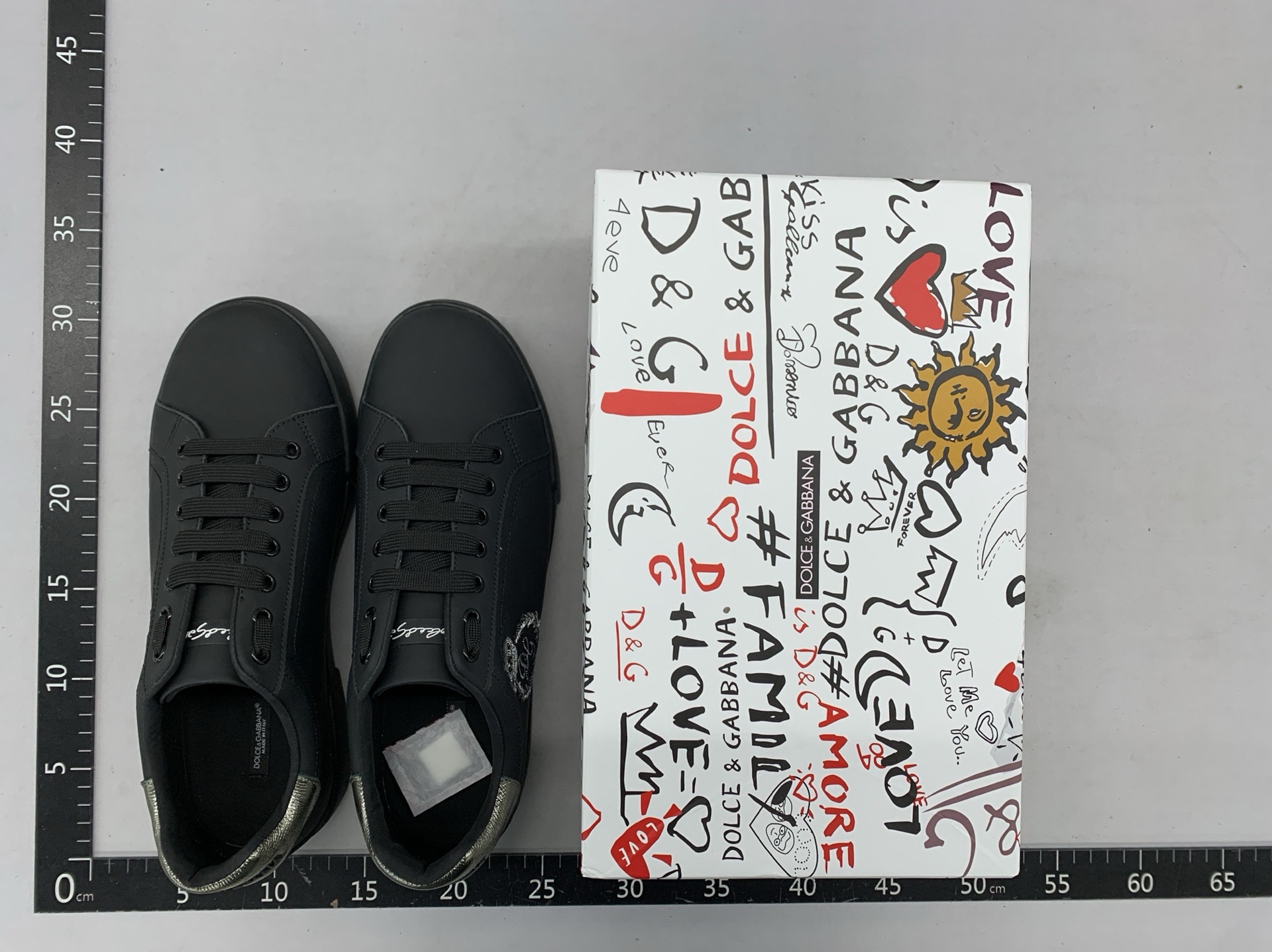 European and american dg breathable printed trendy sneakers, couple’s fashion casual skate shoes, trendy individualistic low-top versatile white shoes 2