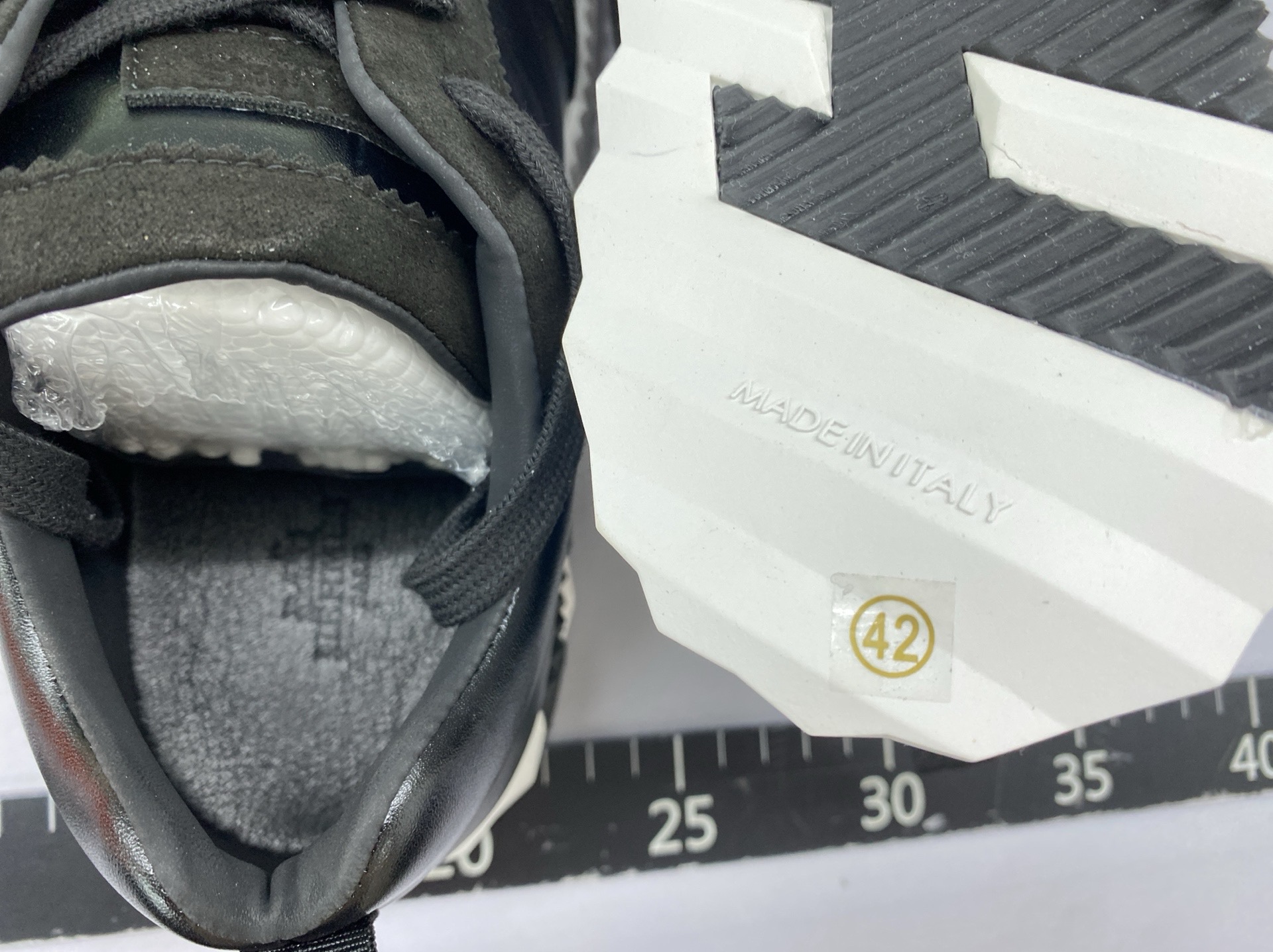 H brand women’s casual sneakers 2026 new genuine leather breathable versatile white shoes couple’s chunky sole running shoes for men 2