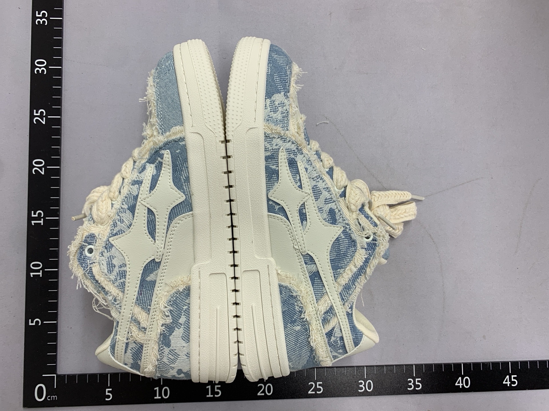Guangzhou trendy shoe brand men’s shoes, korean style casual shoes, breathable white sneakers, men’s skate shoes, unisex couple shoes 3
