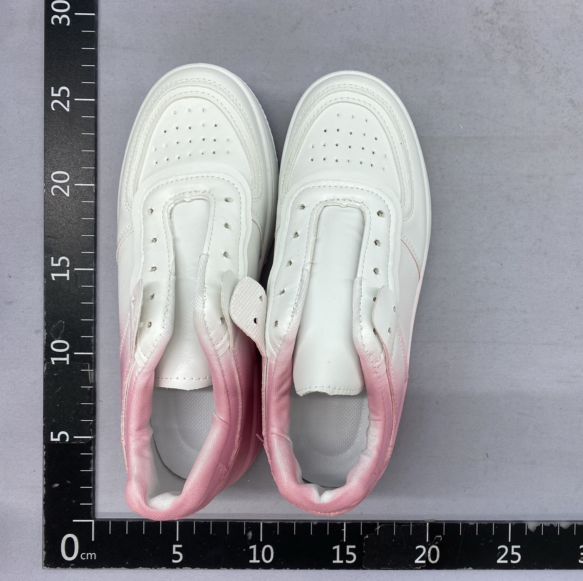 Gradient white sneakers for women, new 2026 spring/autumn collection, bestselling athletic shoes, breathable, versatile canvas shoes for students 3