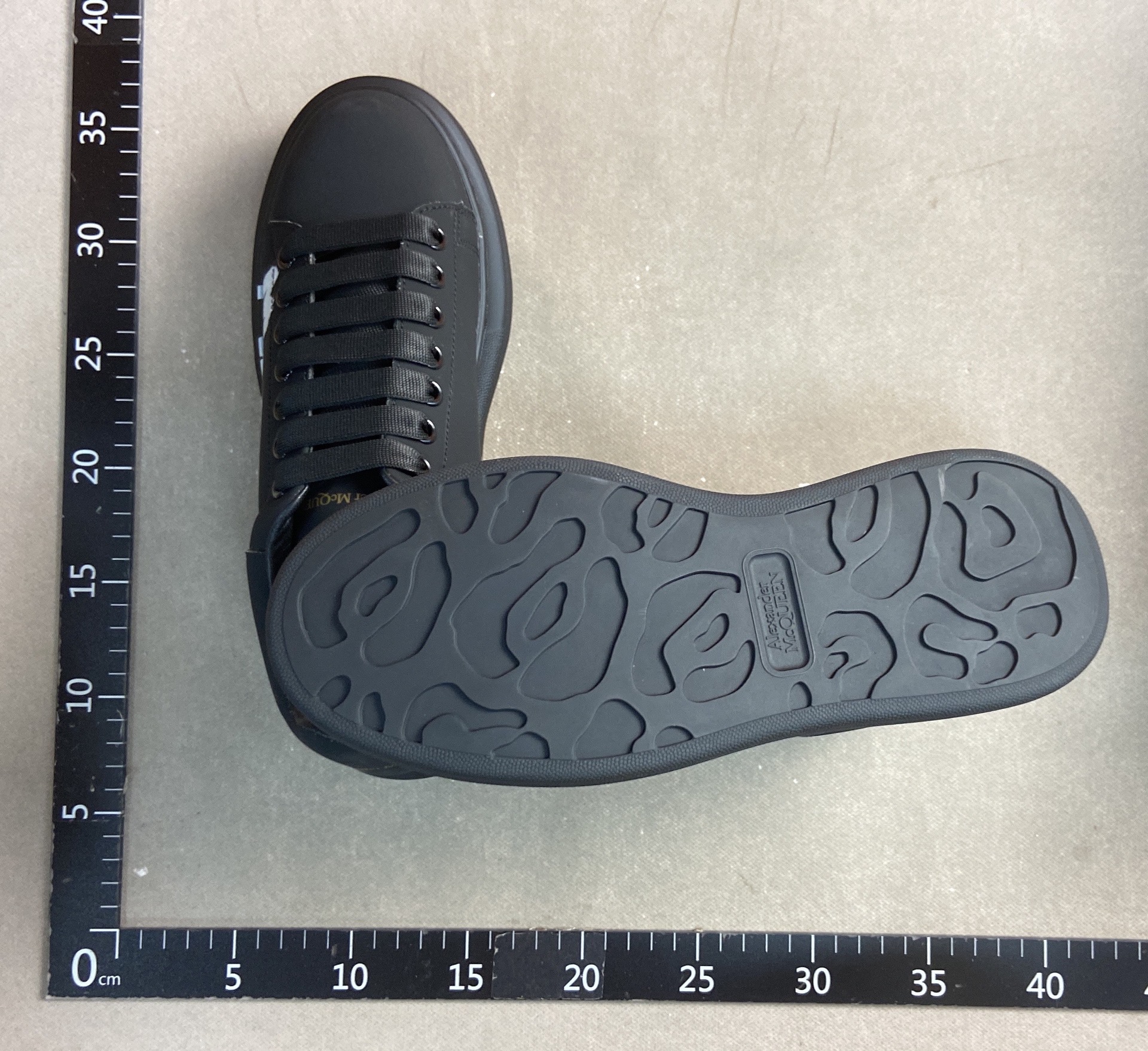 M*q white shoes 4