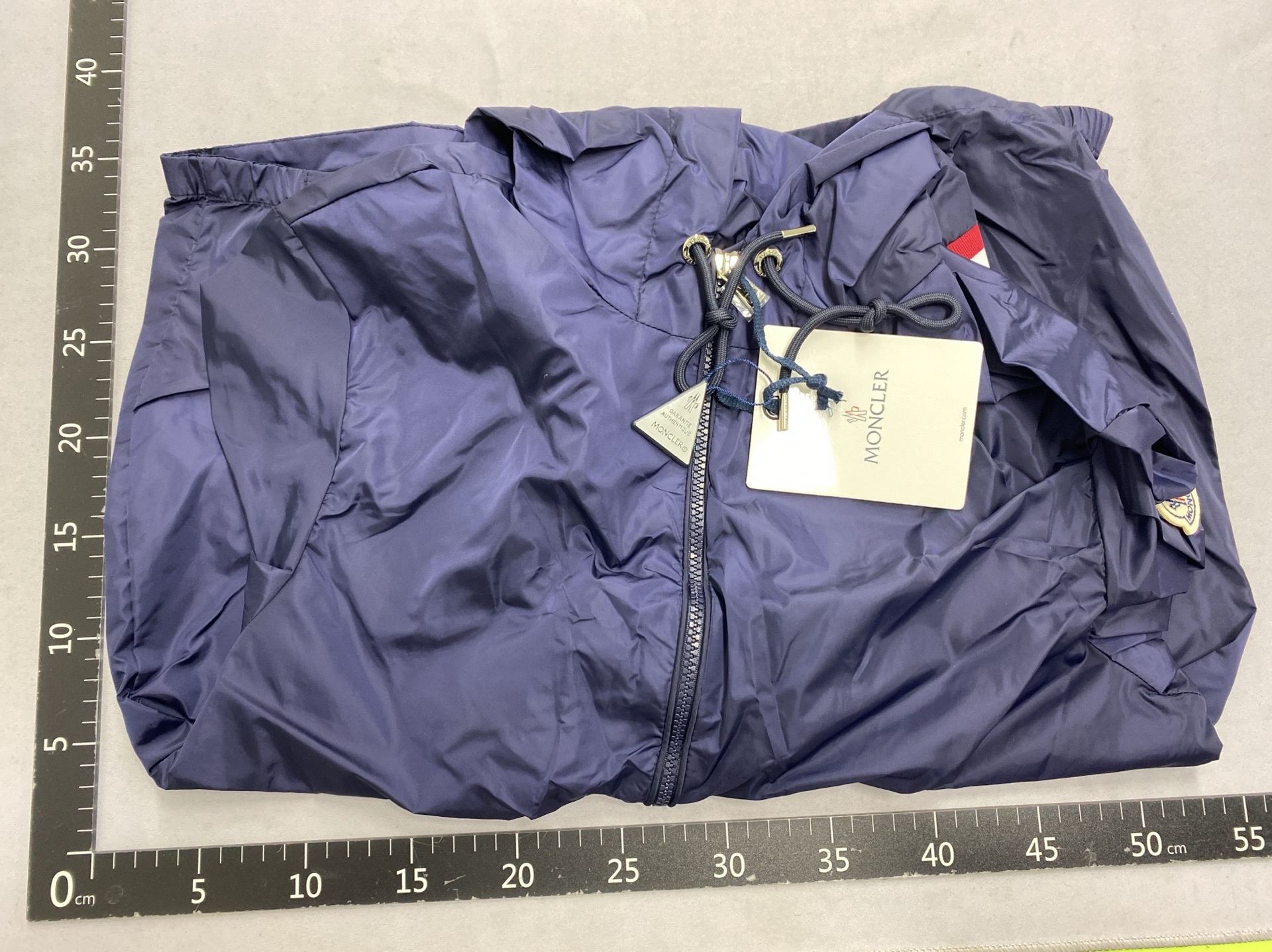 High-end spring/autumn streetwear hooded windbreaker for men – 2025 fashionable waterproof windbreaker jacket 5