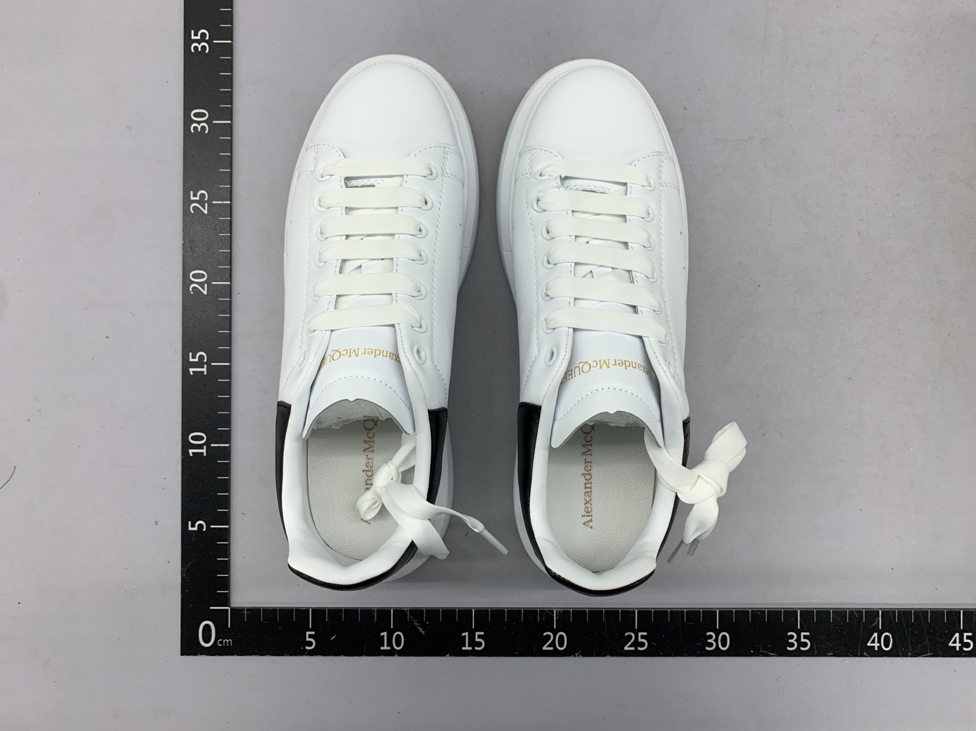 Uf m white shoes k 6