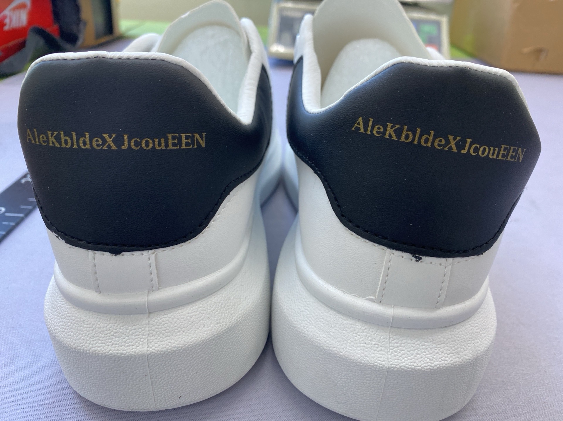 Mcqueen style sneakers for men, height-increasing, lightweight, k-style couple style casualwhite shoes, flat heel 4