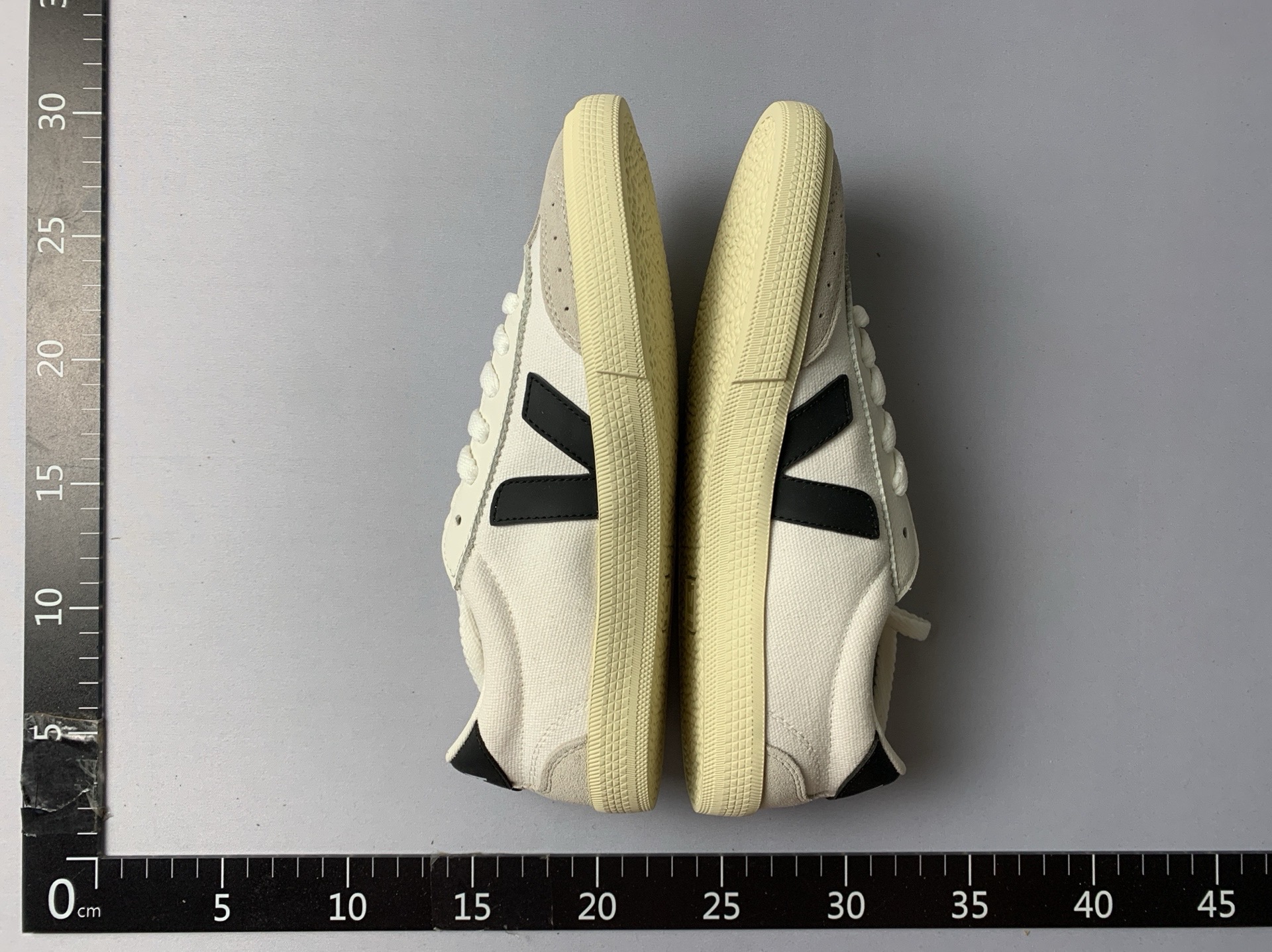 Spring/summer white sneakers – women’s casual flat shoes, unisex retro skate shoes, german army trainers series 4