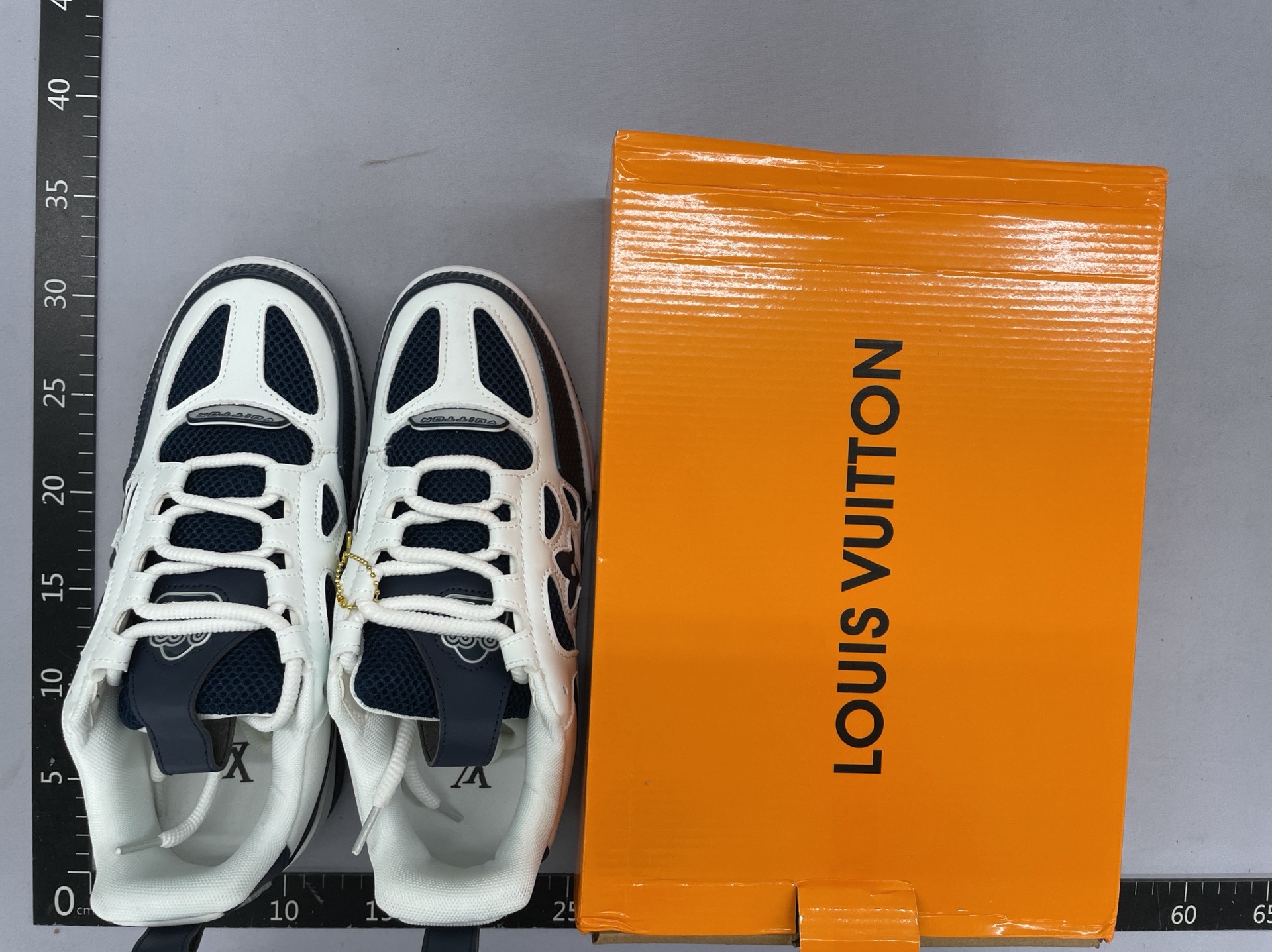 PC4 L series classic sneakers 7
